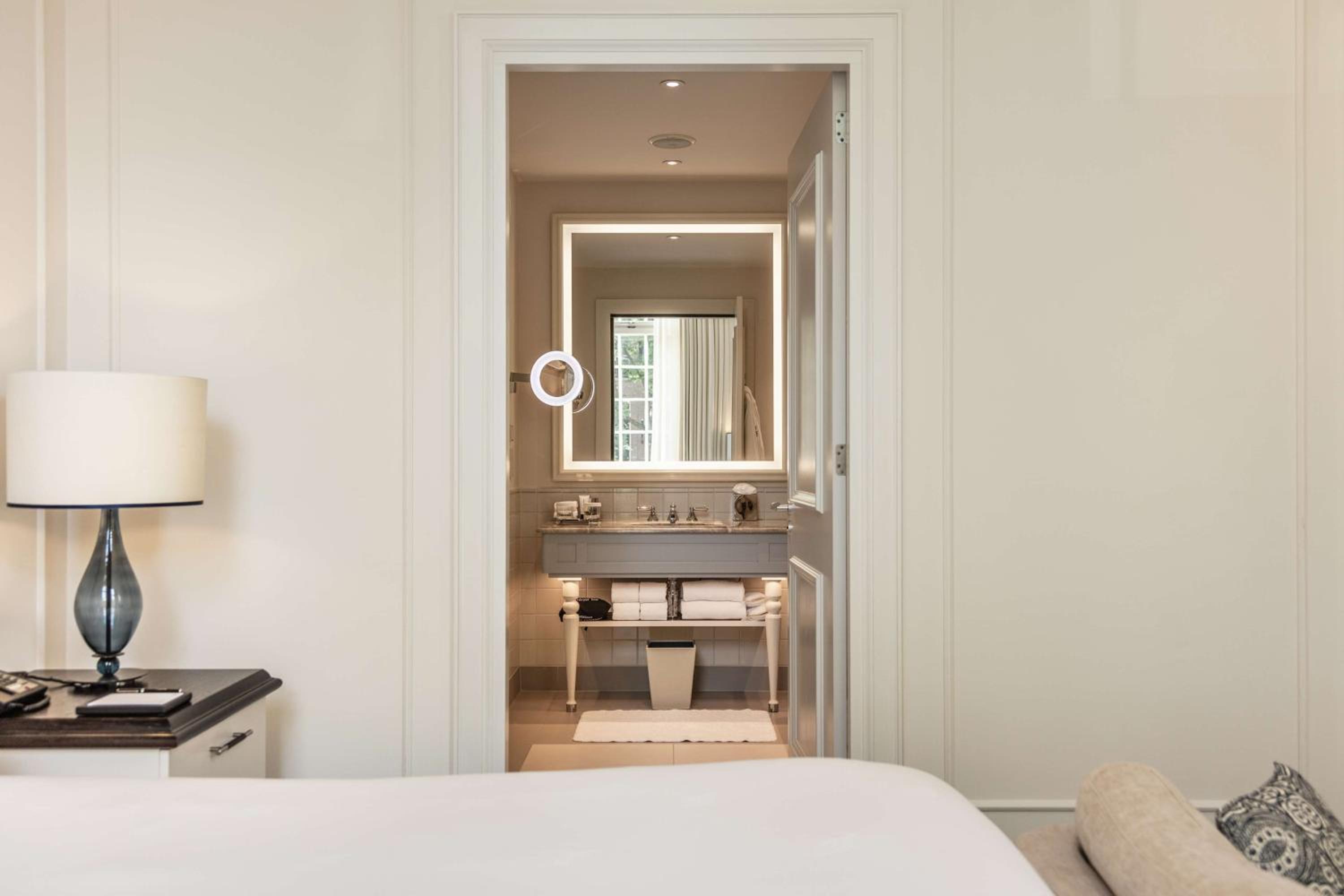 Grand Premier King Room with Canal View