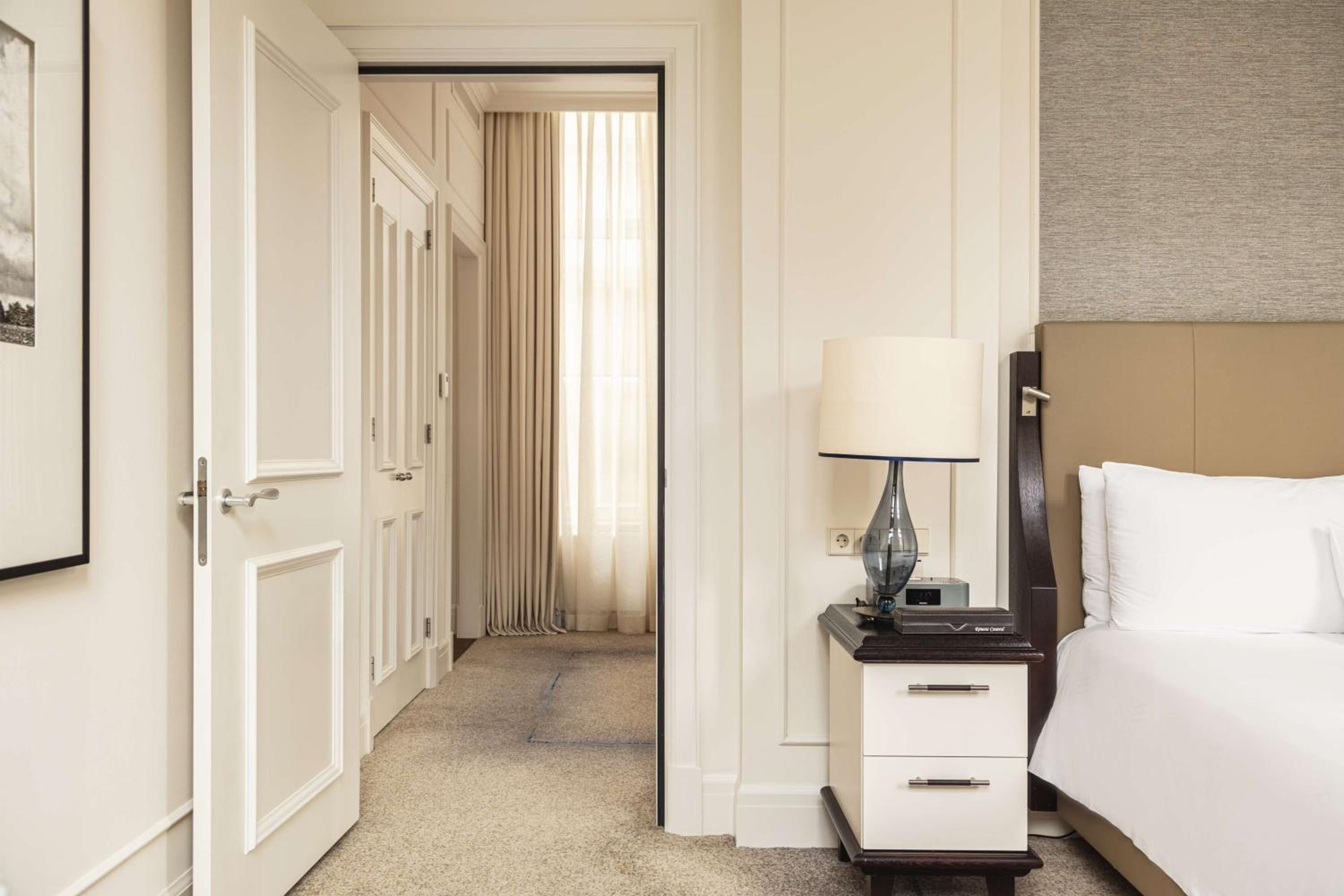 One-Bedroom King Suite