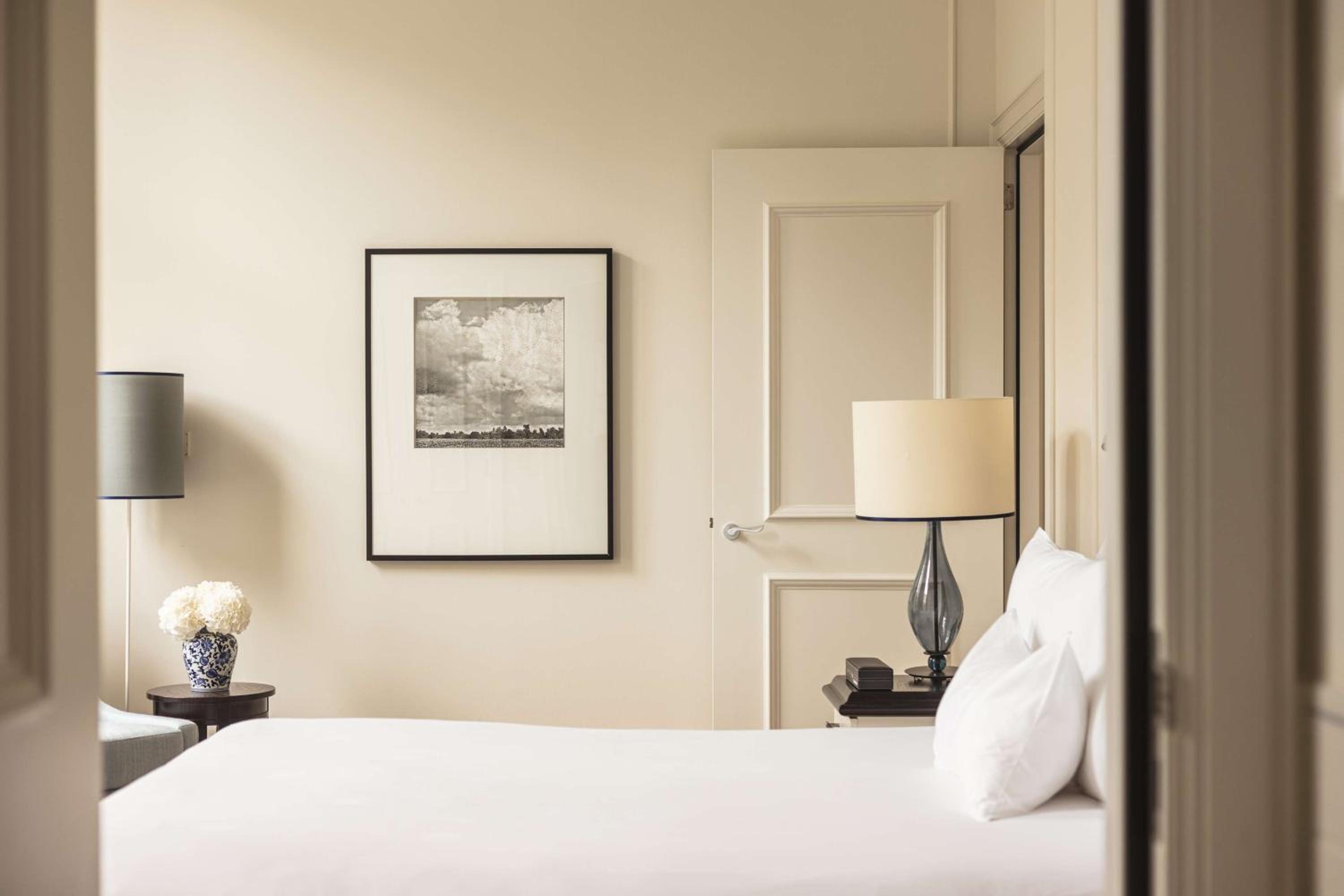 One-Bedroom King Suite