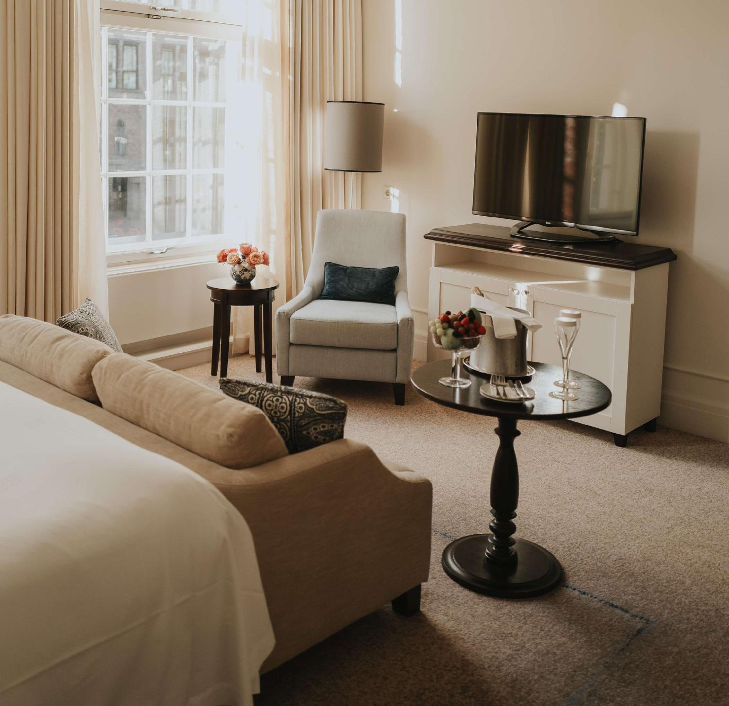 Grand Premier King Room with Canal View