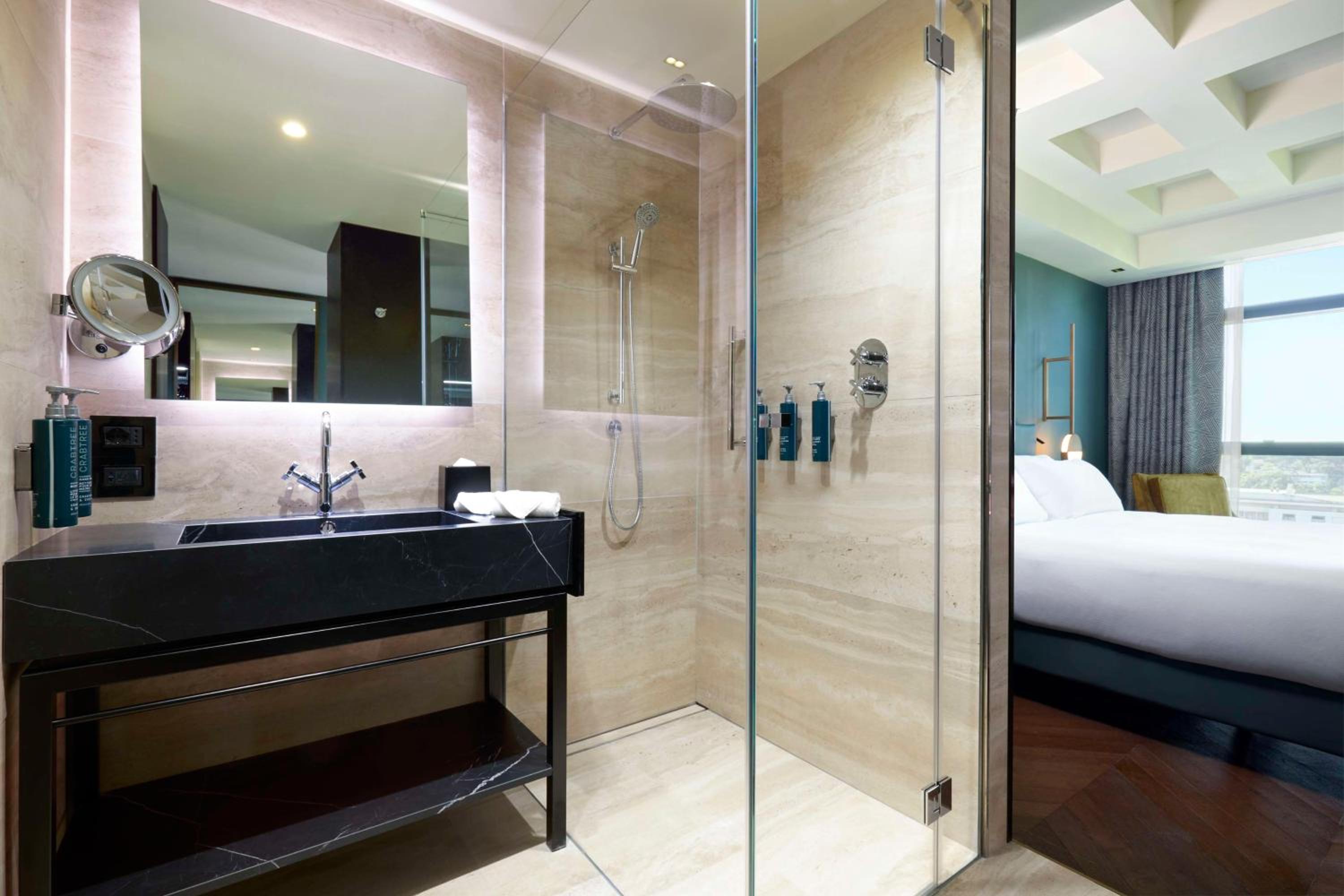 Deluxe King Room - High Floor