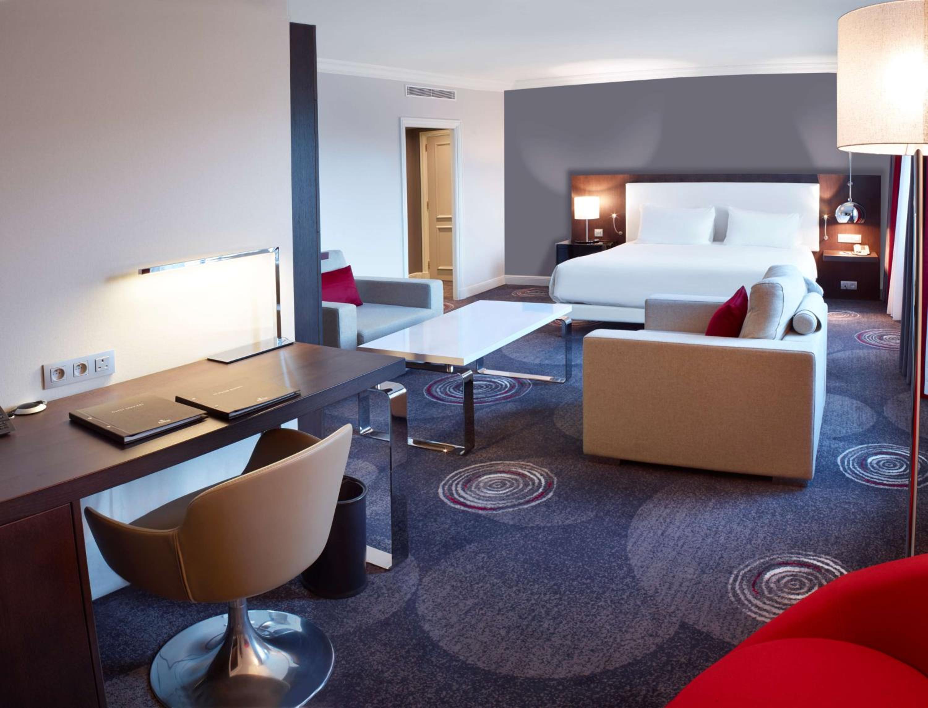 Junior King Suite - Lounge Access