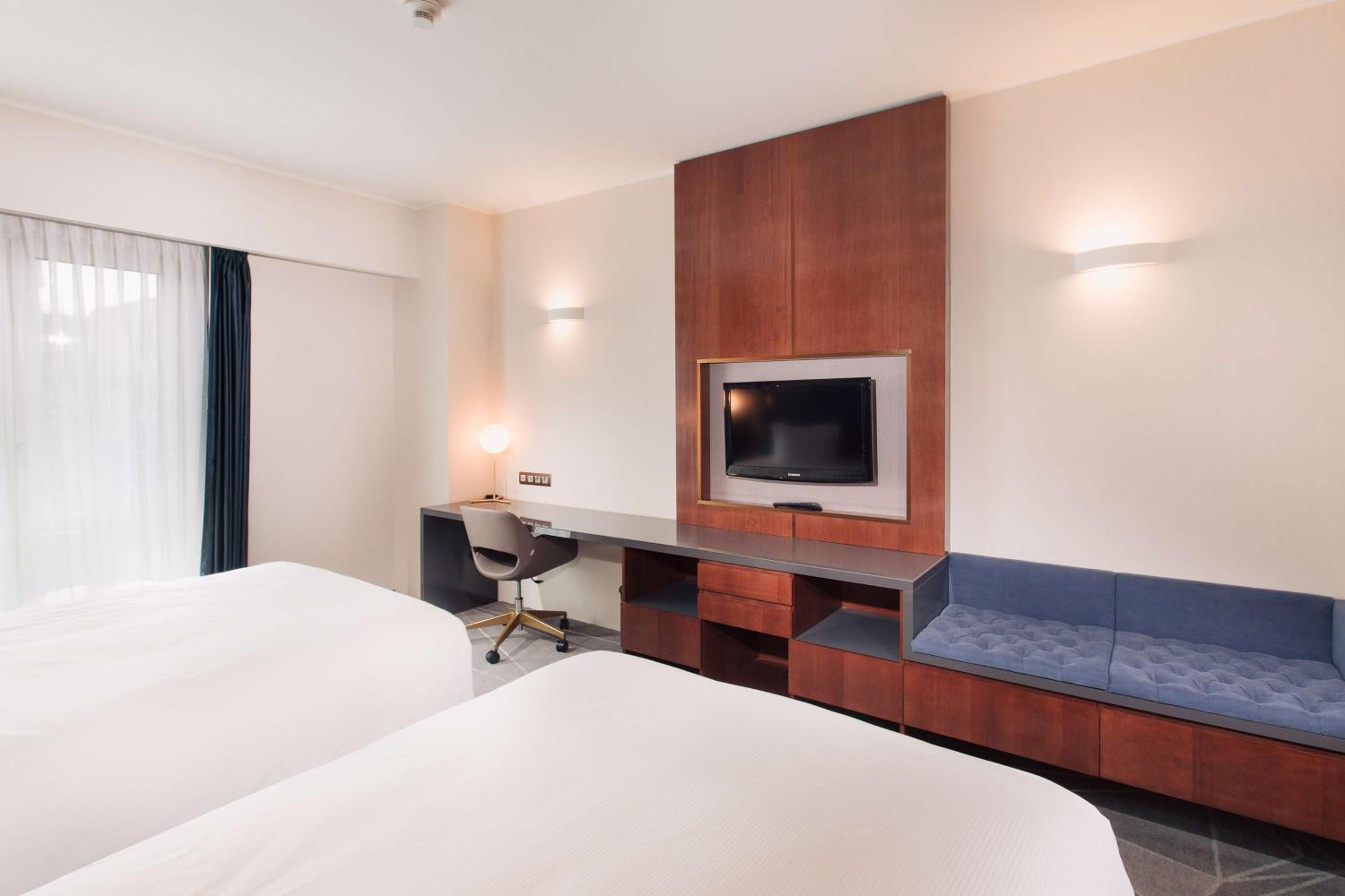 Double Room with Two Double Beds - Photo 3