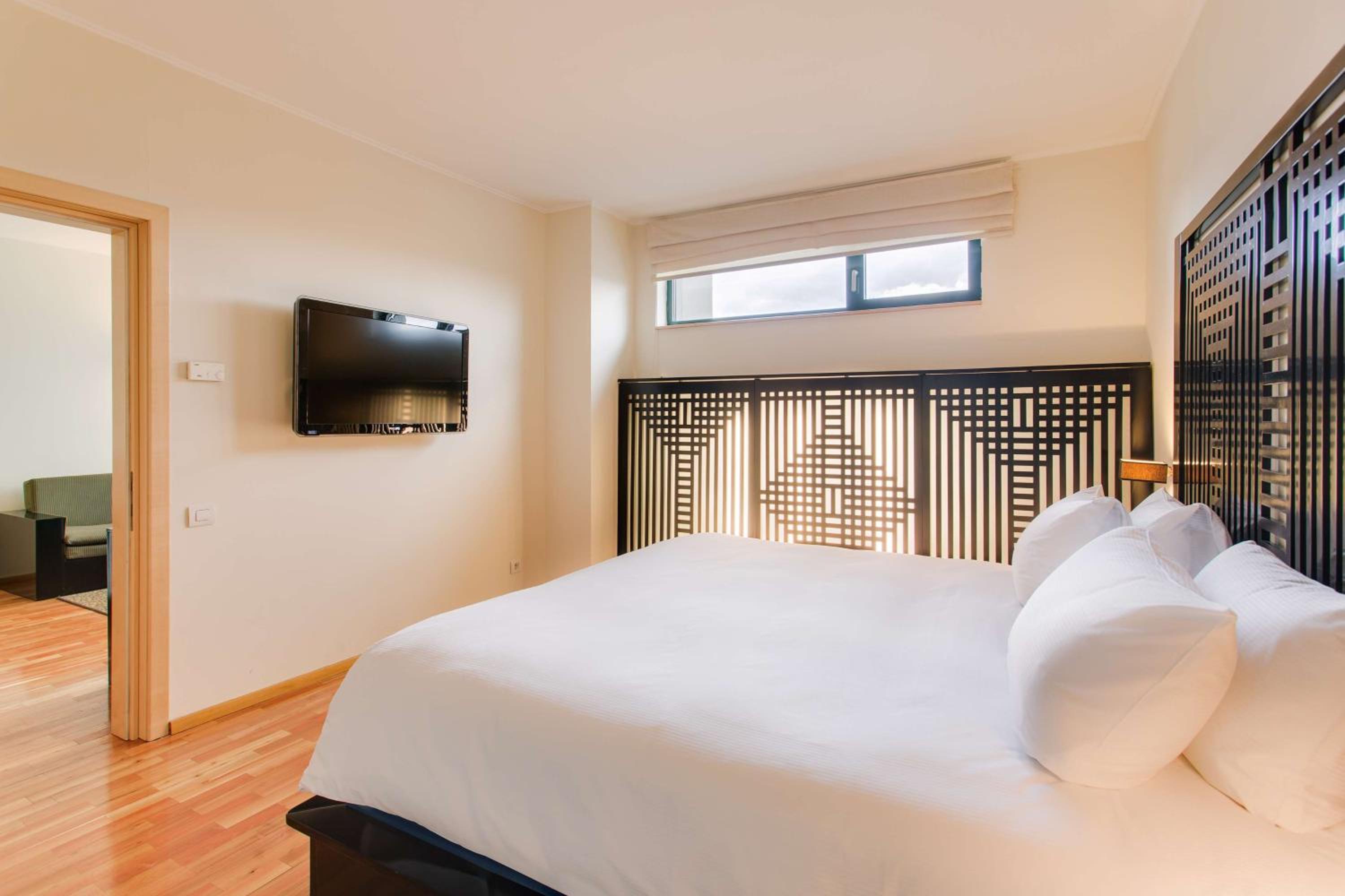 One-Bedroom King Suite - Photo 2