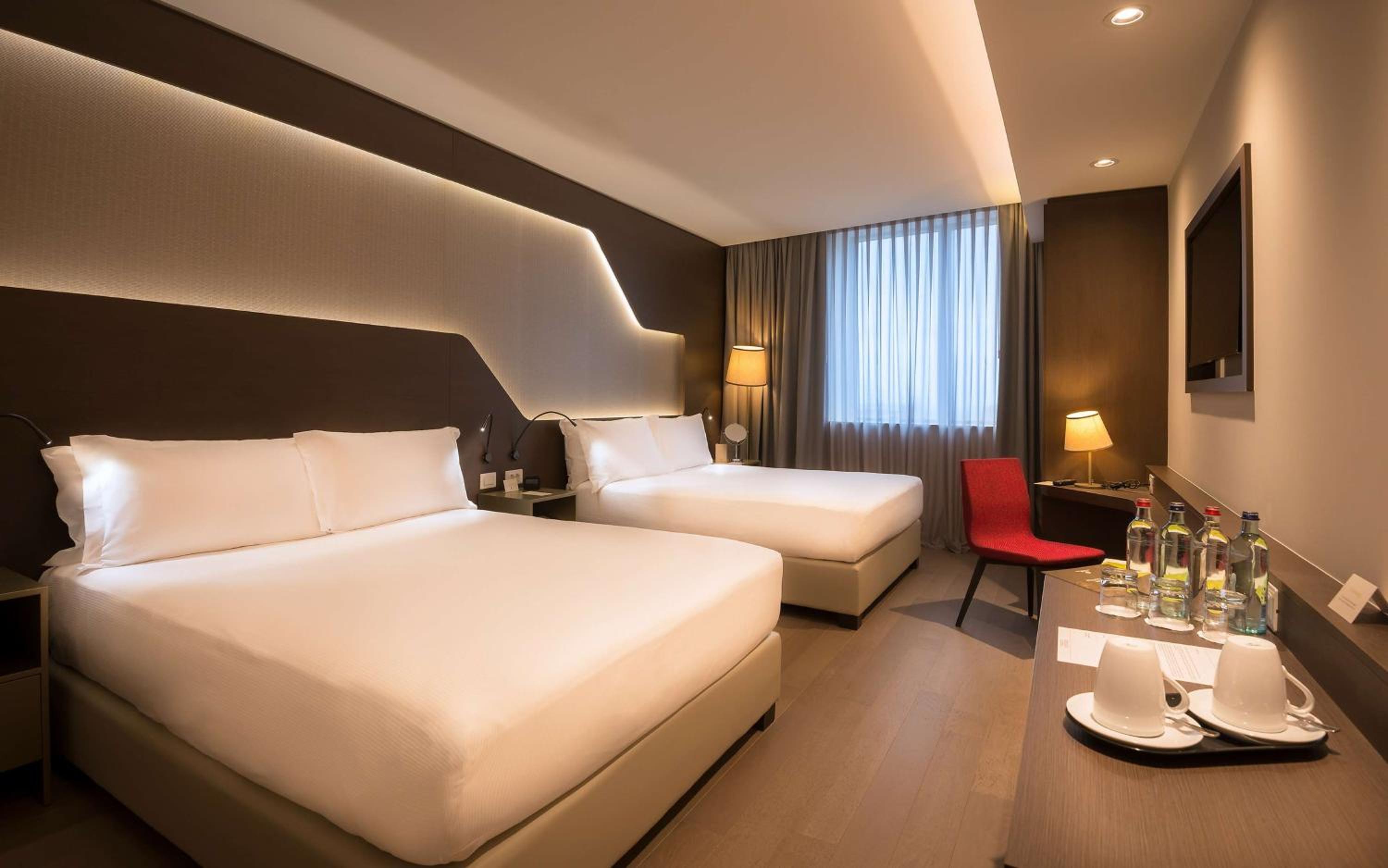 Deluxe Queen Room with Two Queen Beds photo 1