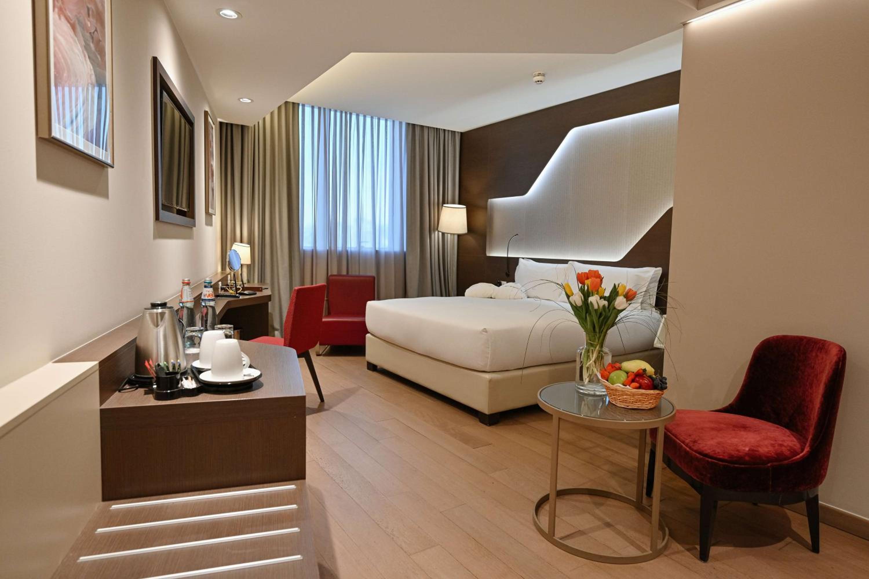 Deluxe King Room photo 2