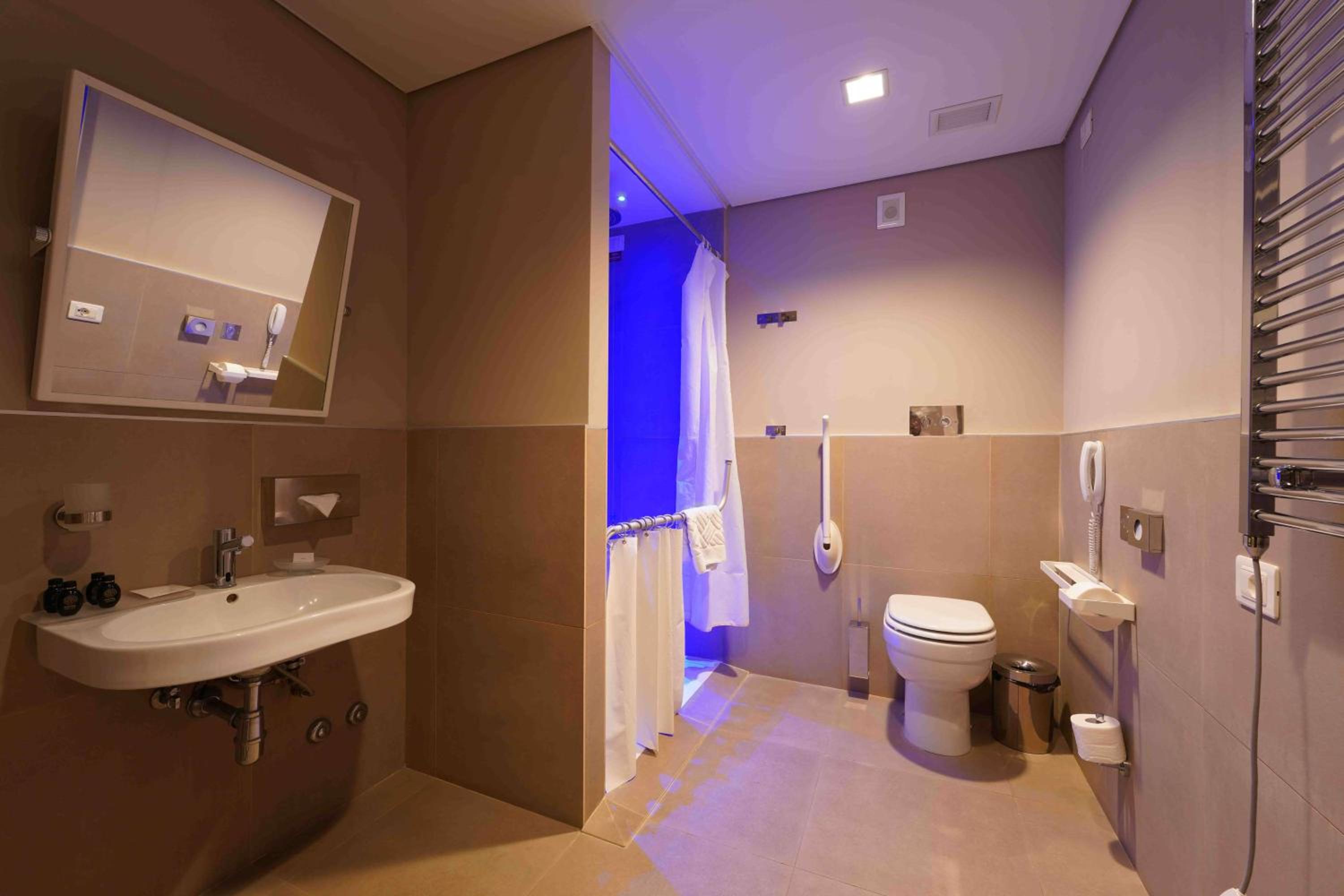King Room - Mobility Access photo 2
