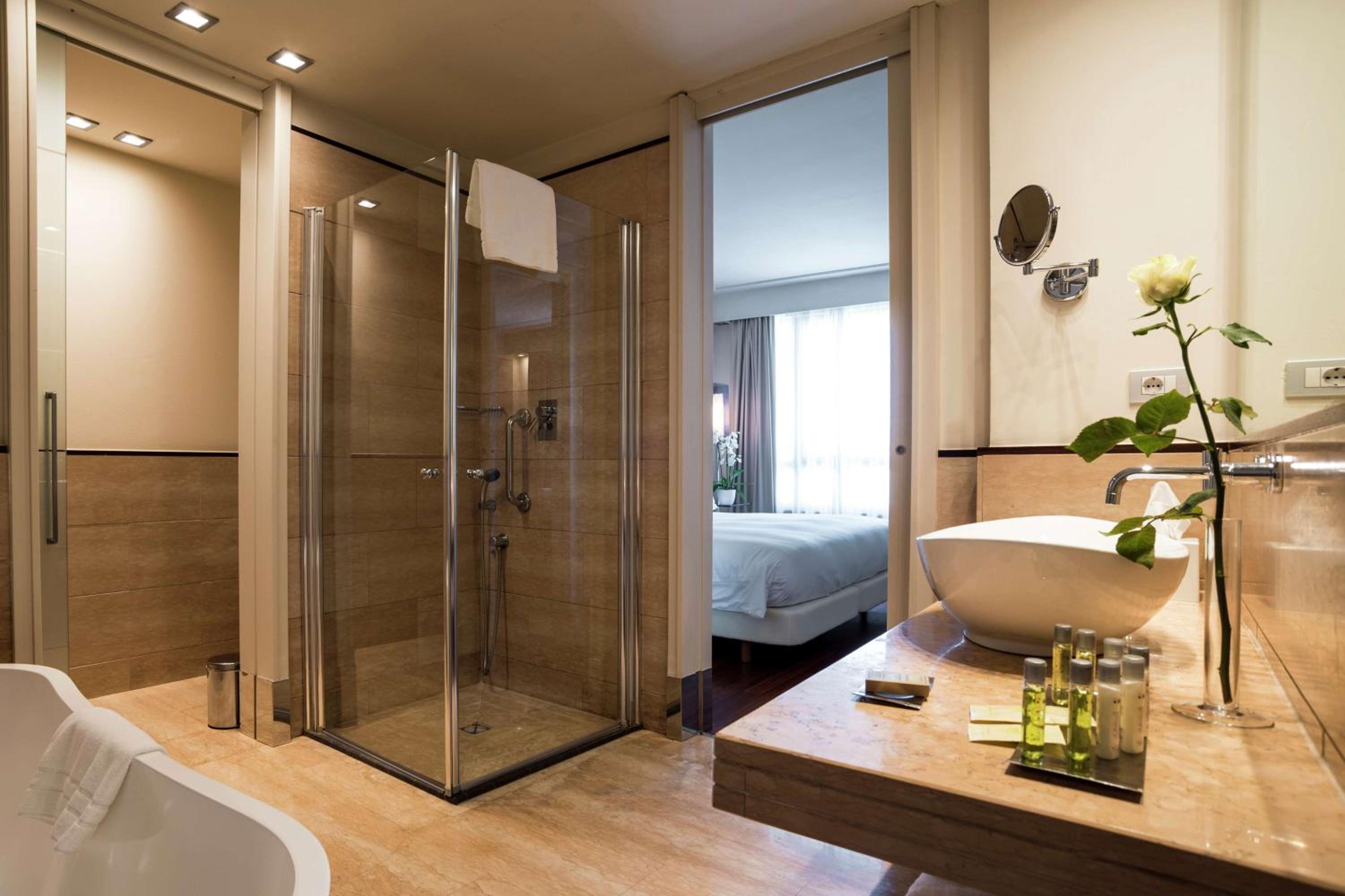 Junior Family King Suite