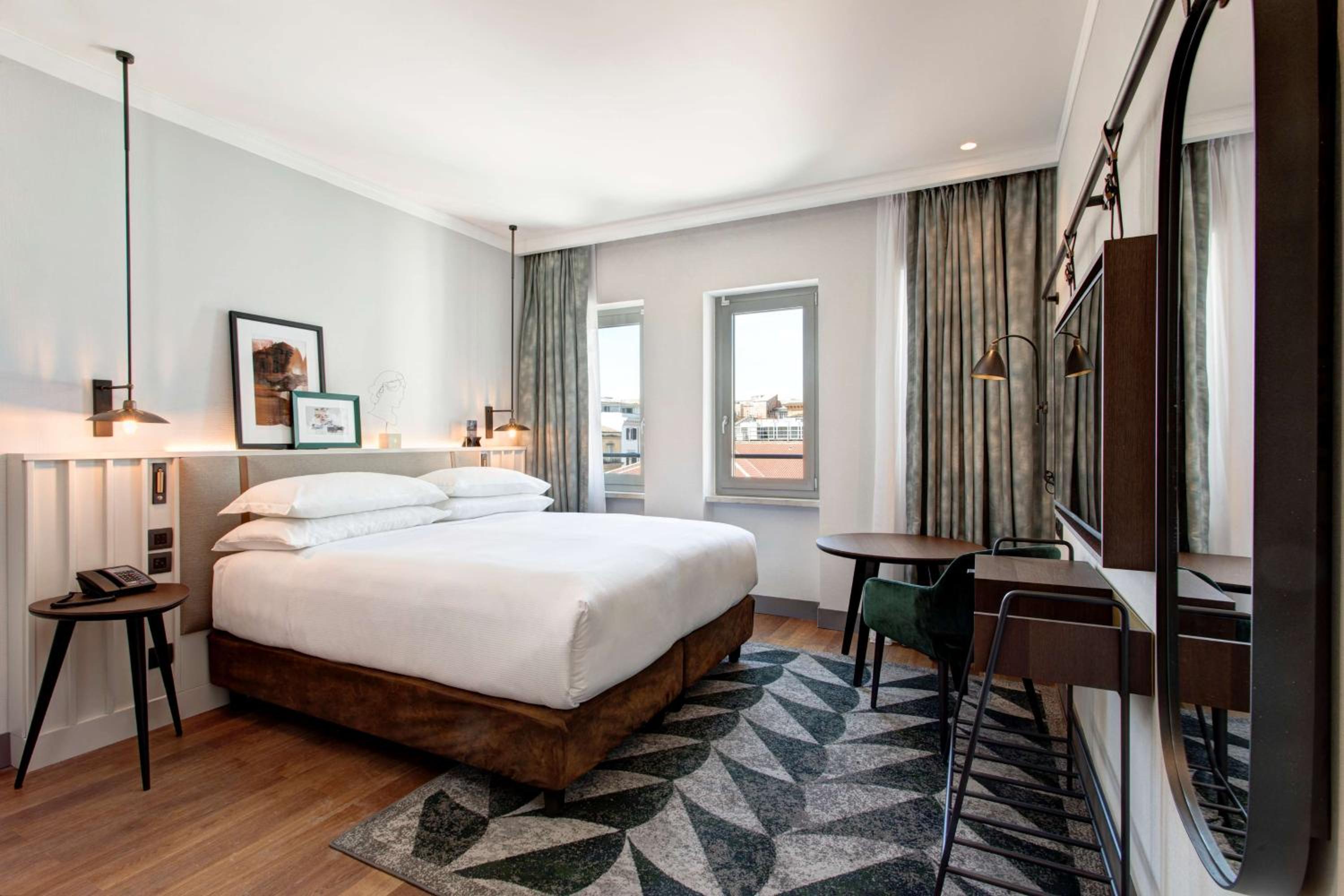 Superior King Room