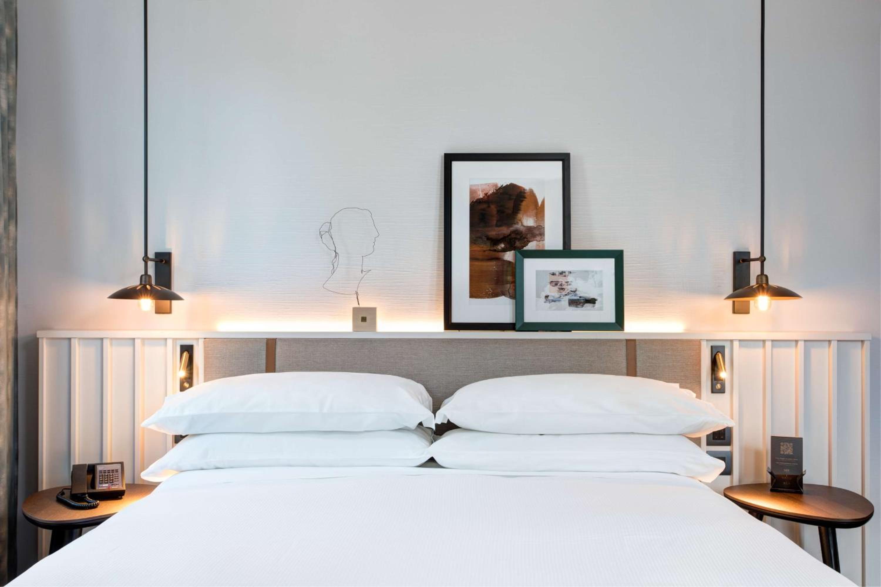 Queen Room
