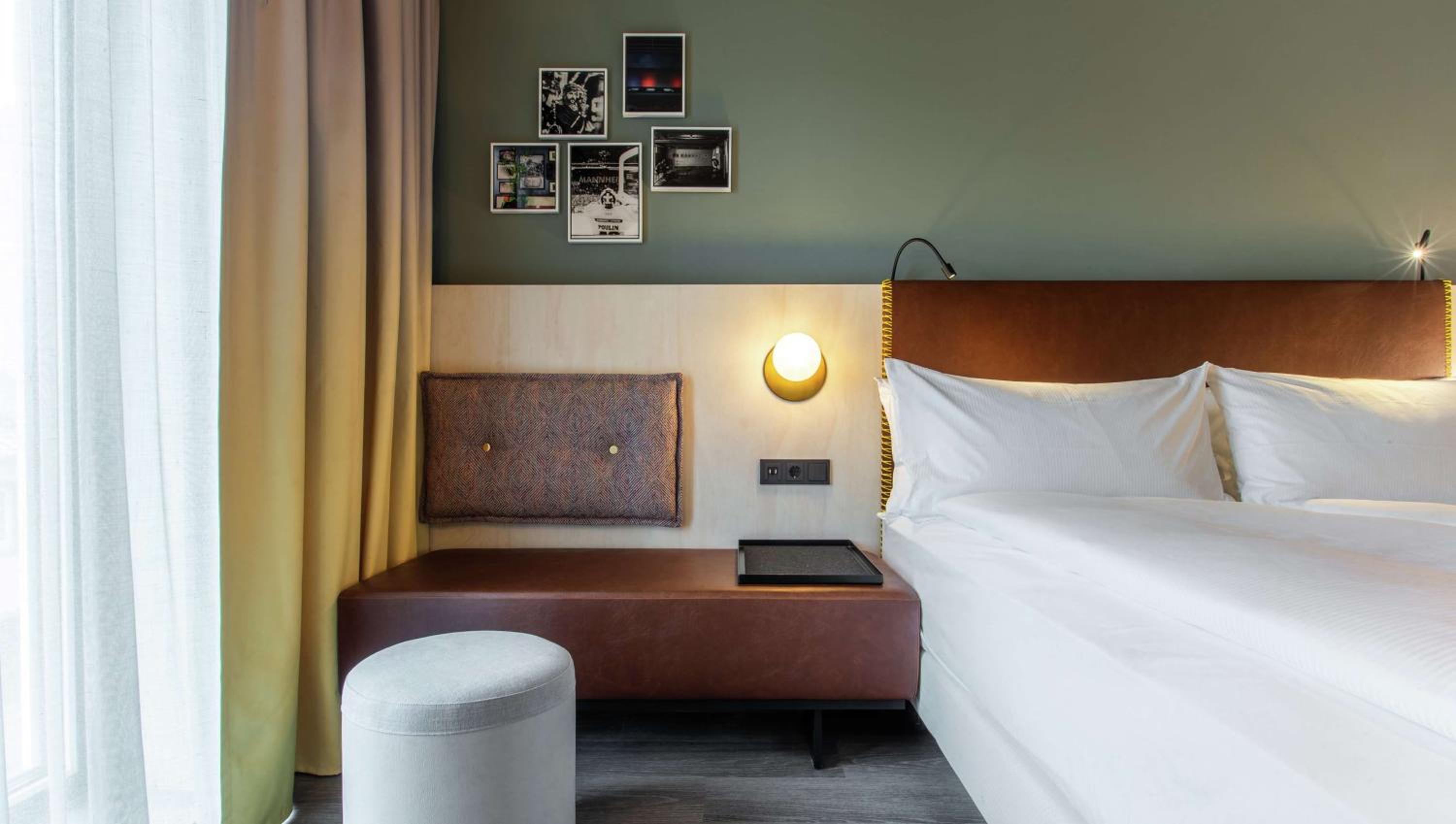 Deluxe King Room - Photo 1