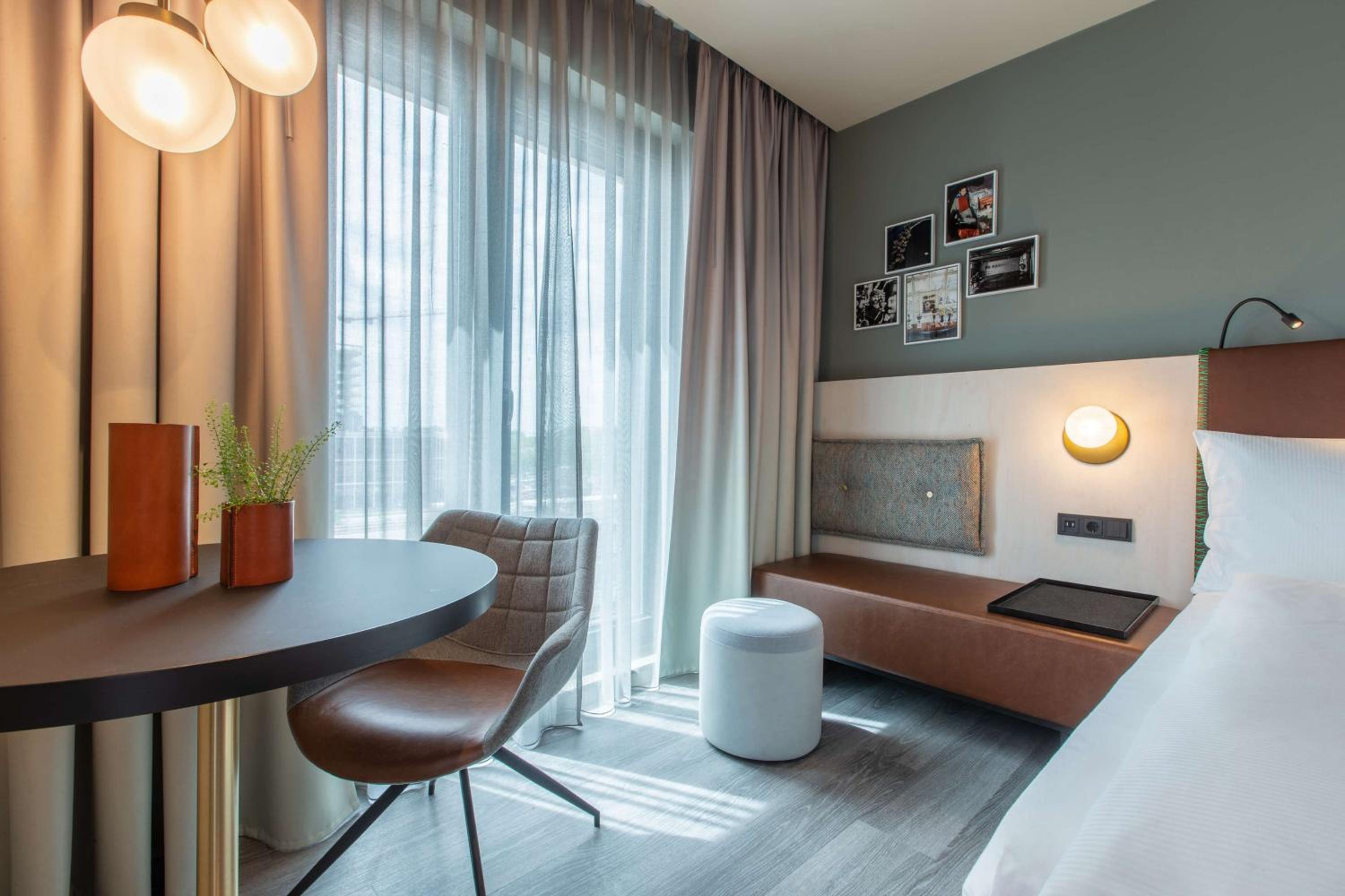 Twin Room - Photo 3