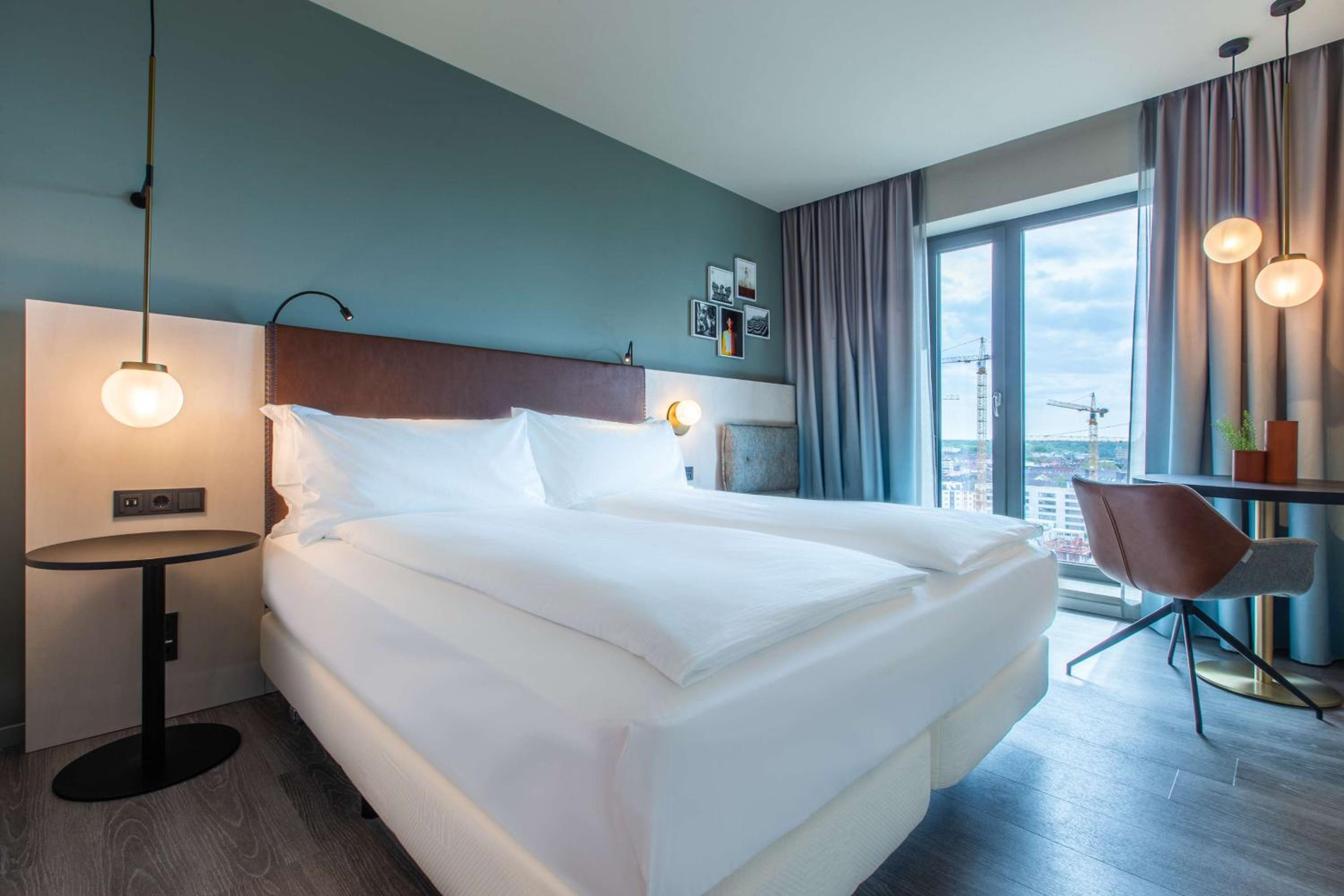 Deluxe King Room - Photo 2