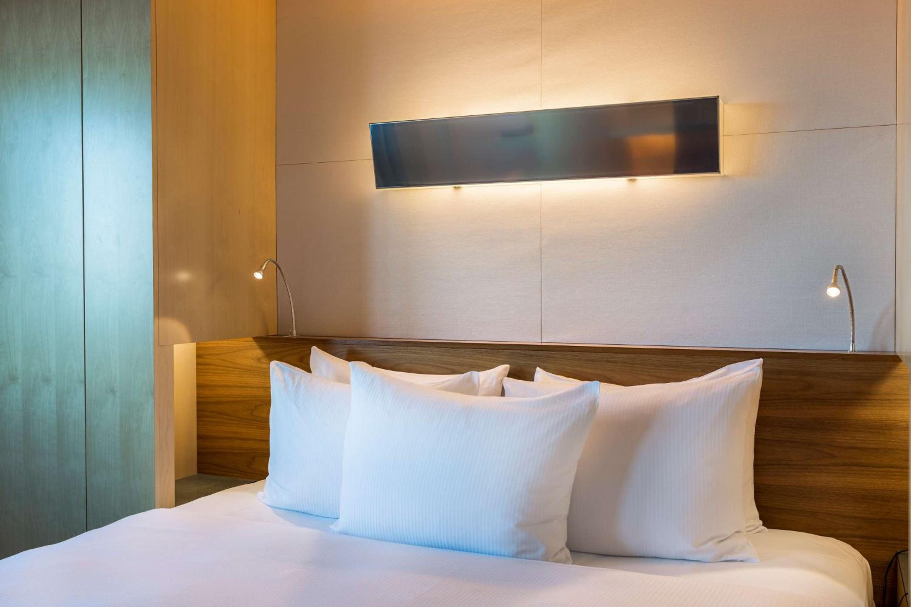 King Guest Room - Photo 4