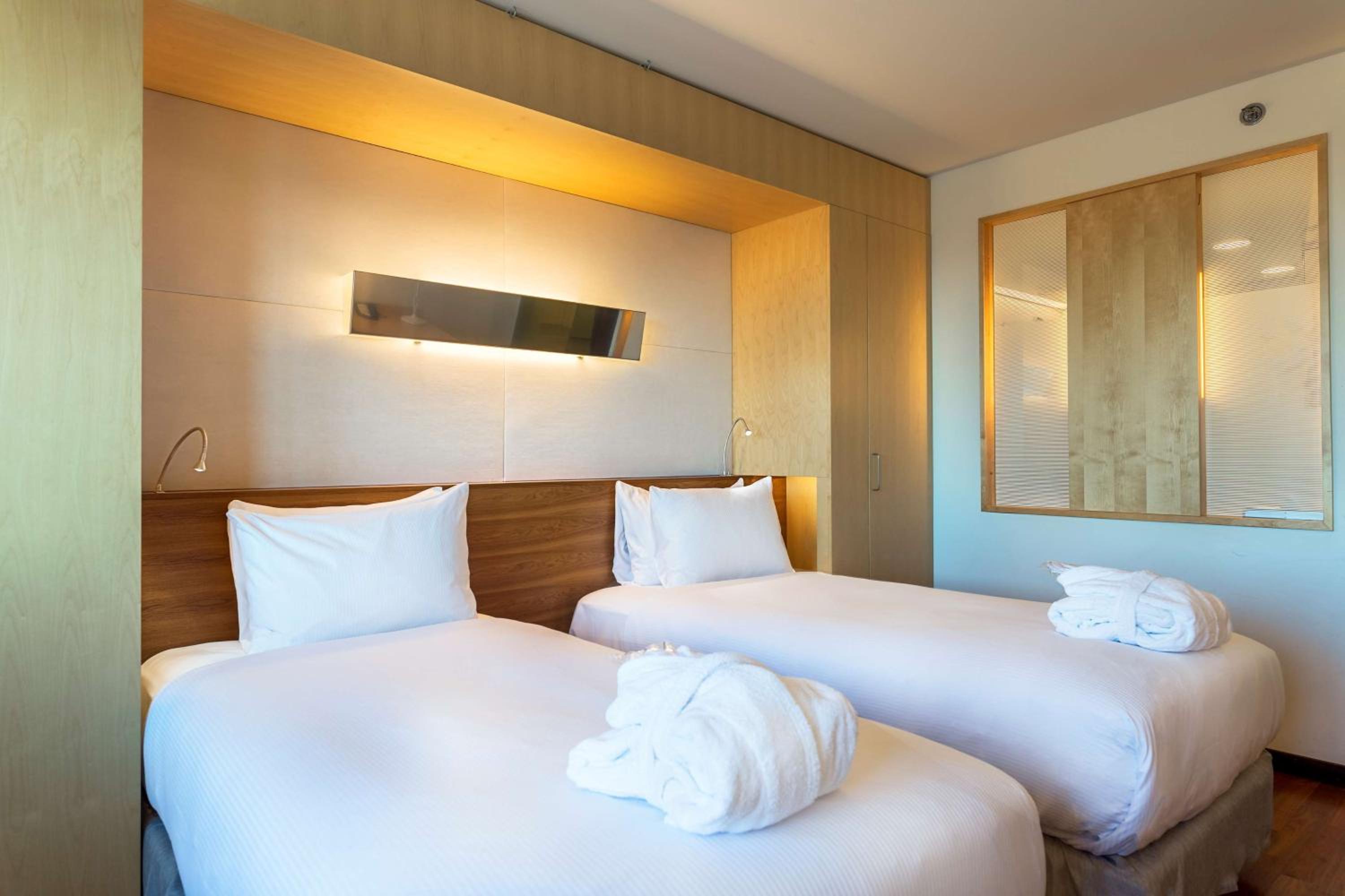 Executive Twin Room - Photo 2