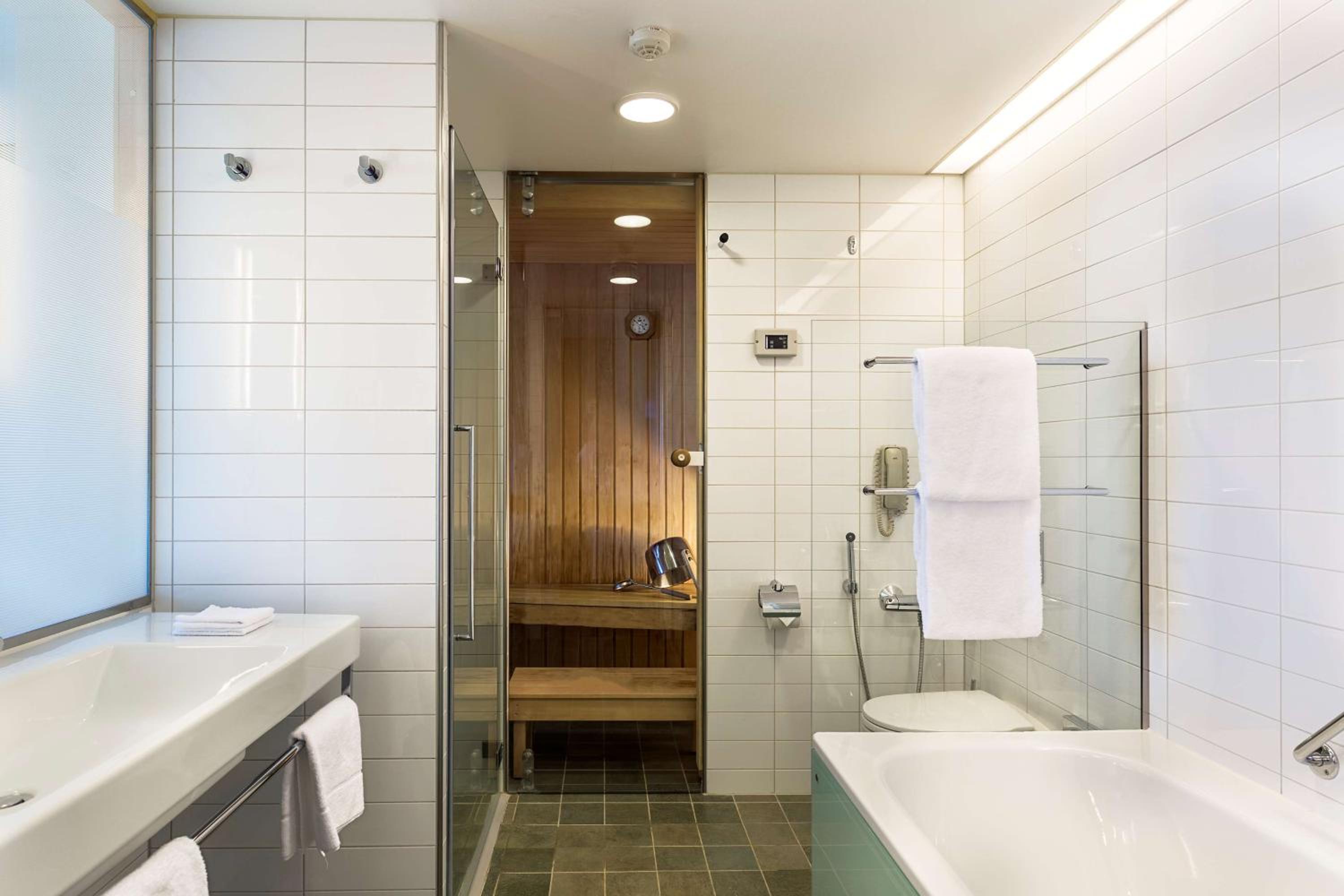 Executive King Room with Sauna - Photo 4