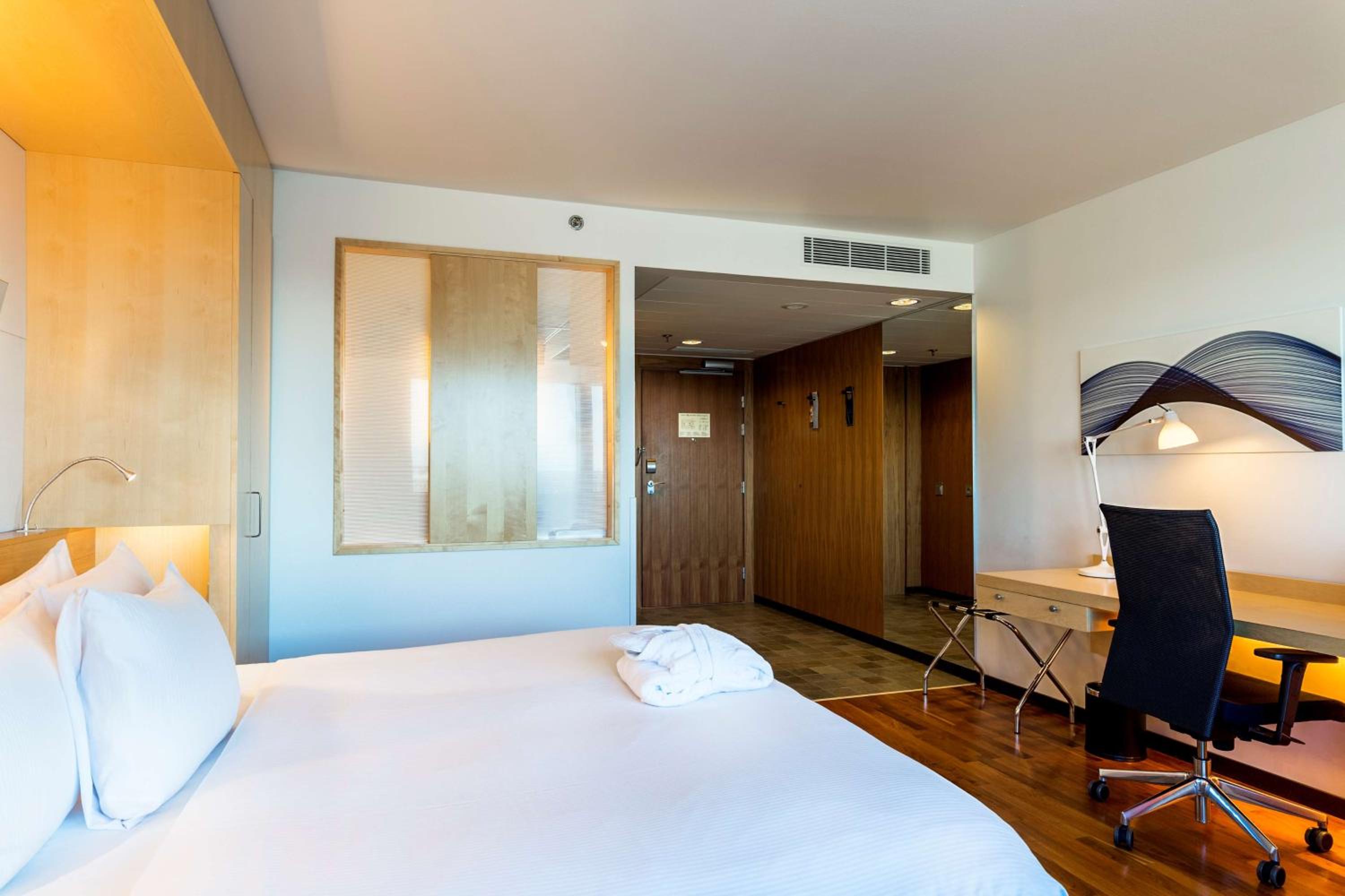 Executive King Room - Photo 4