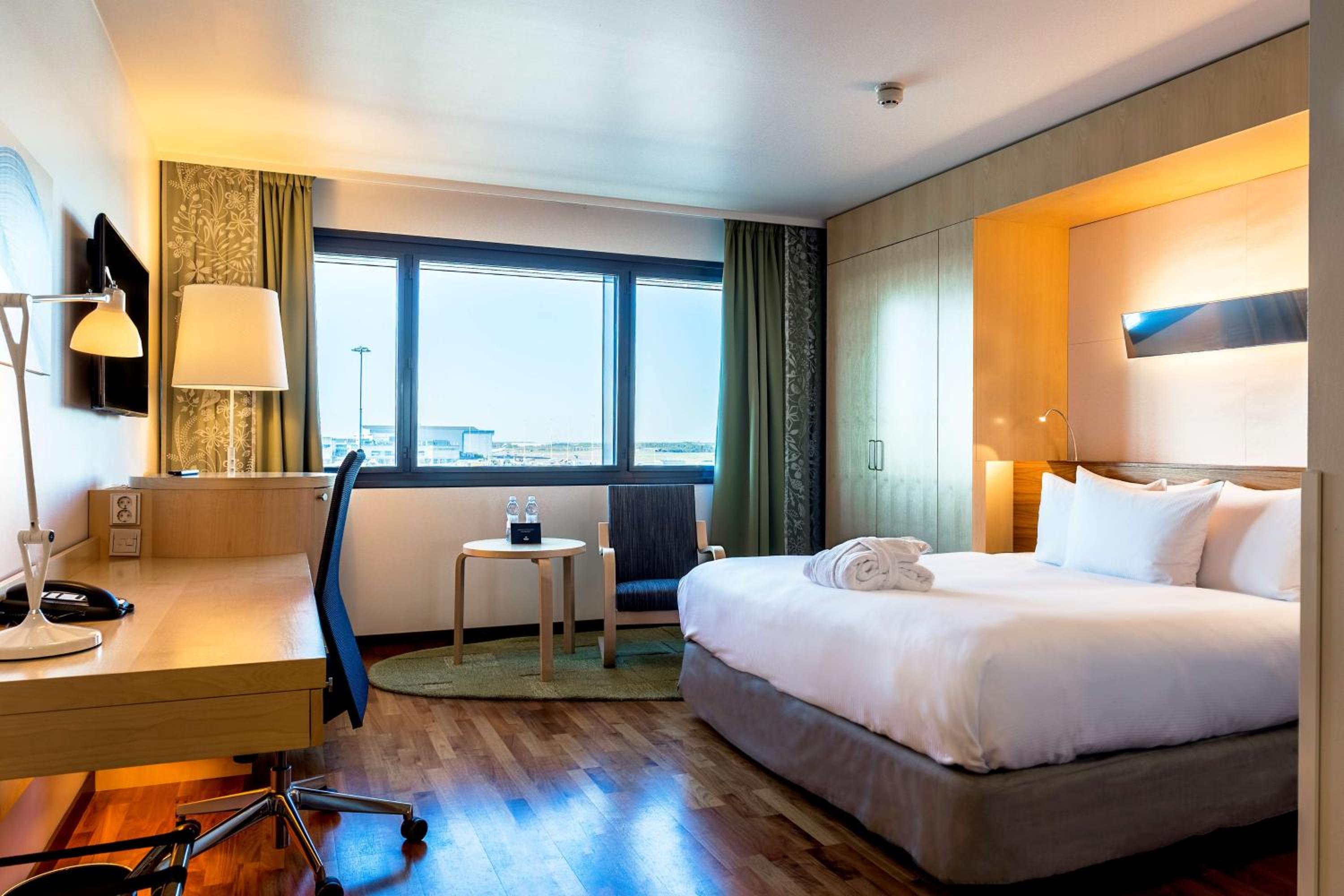 Executive King Room - Photo 3