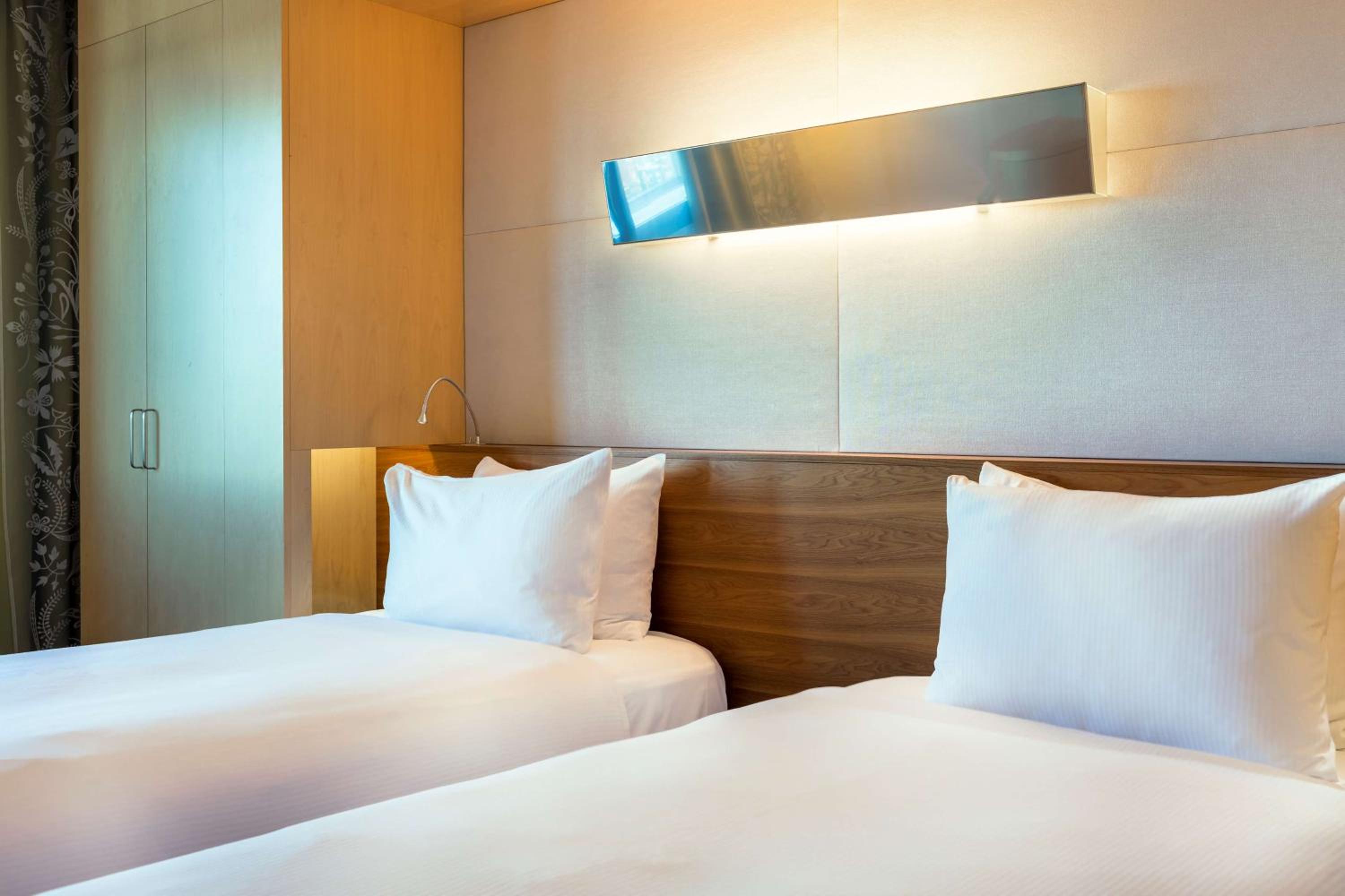 Twin Room - Photo 3