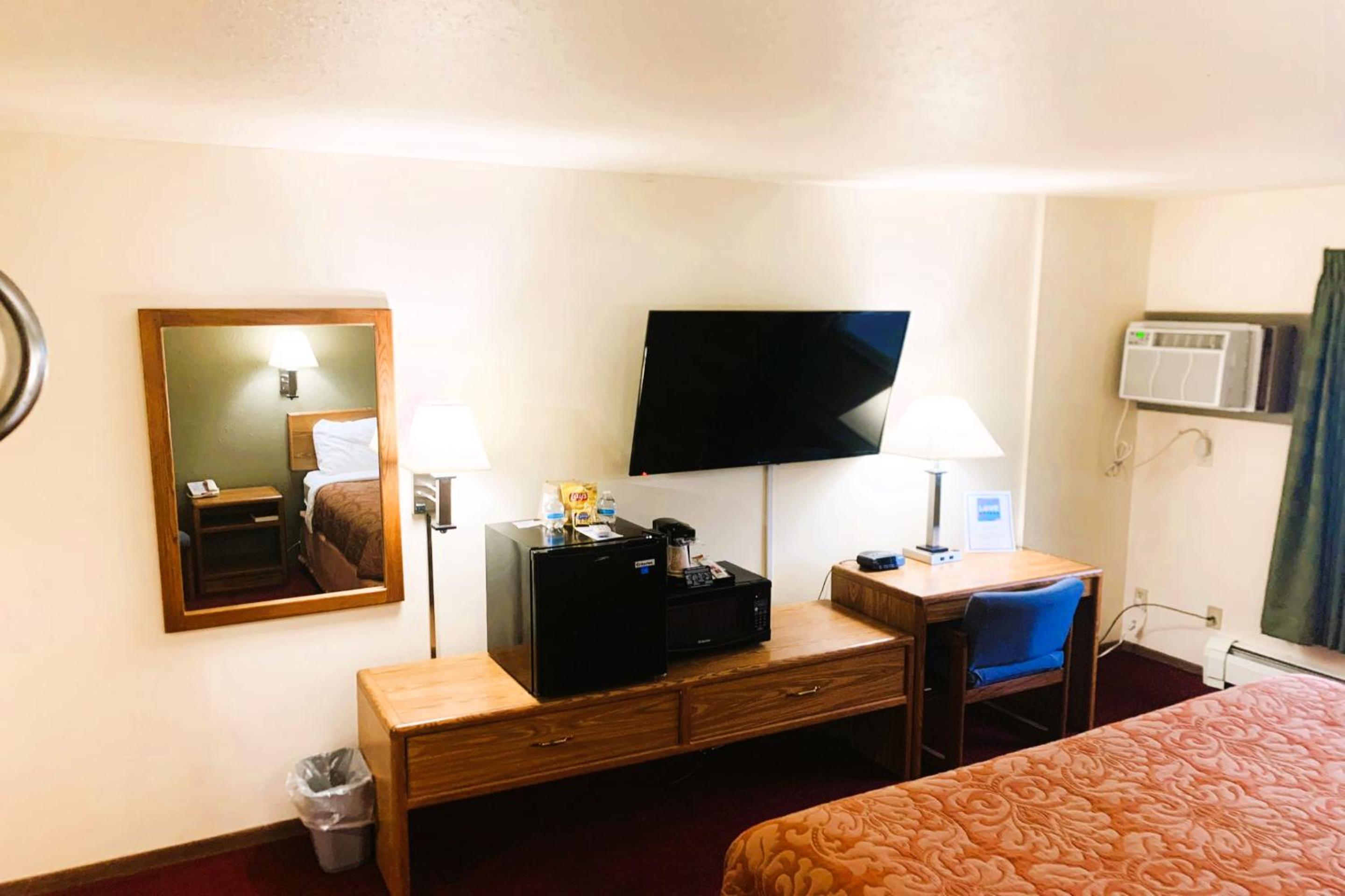 King Room with One King Bed (Non Smoking) photo 2