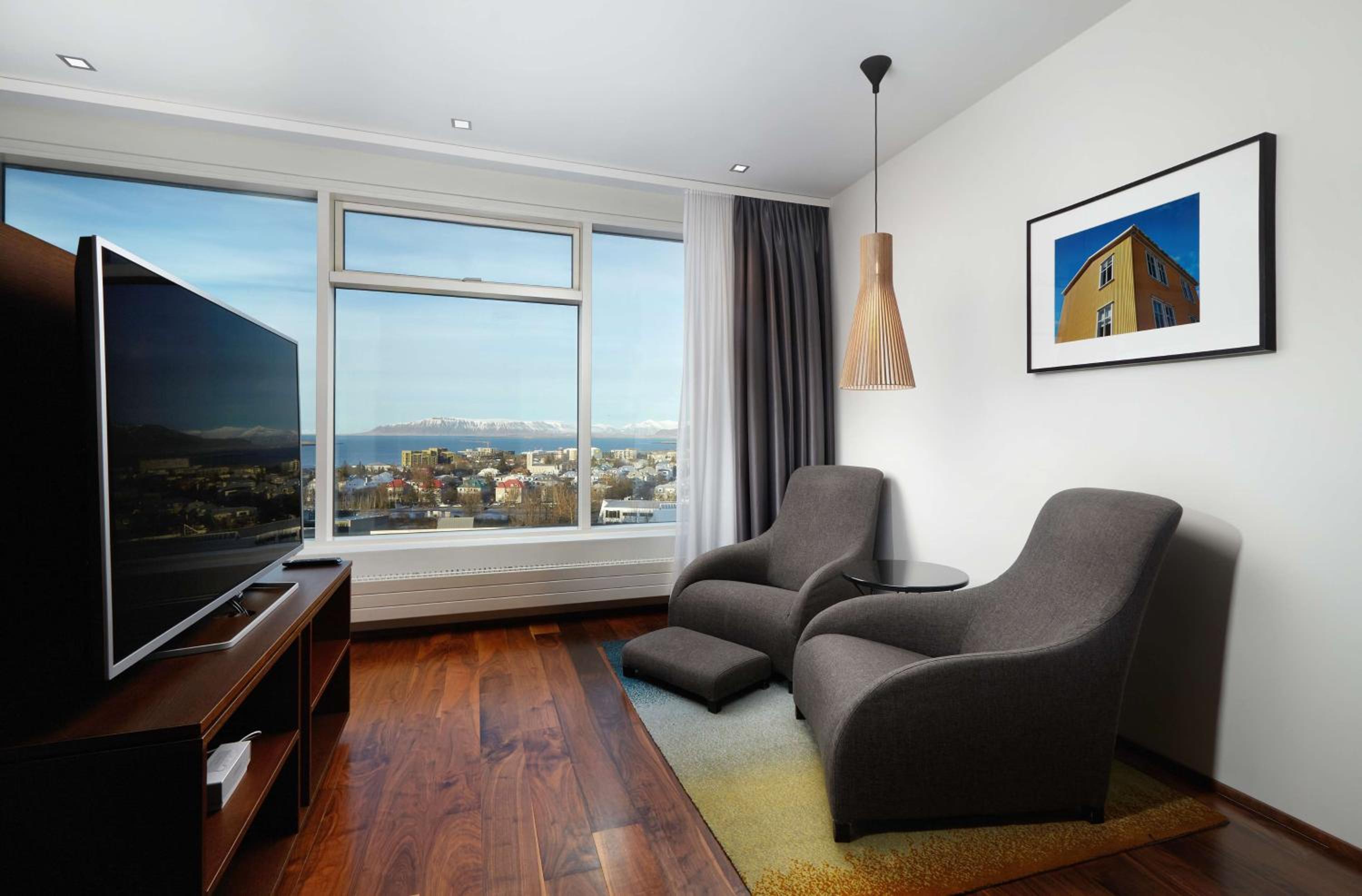 King Executive Room with Scenic View - Photo 3