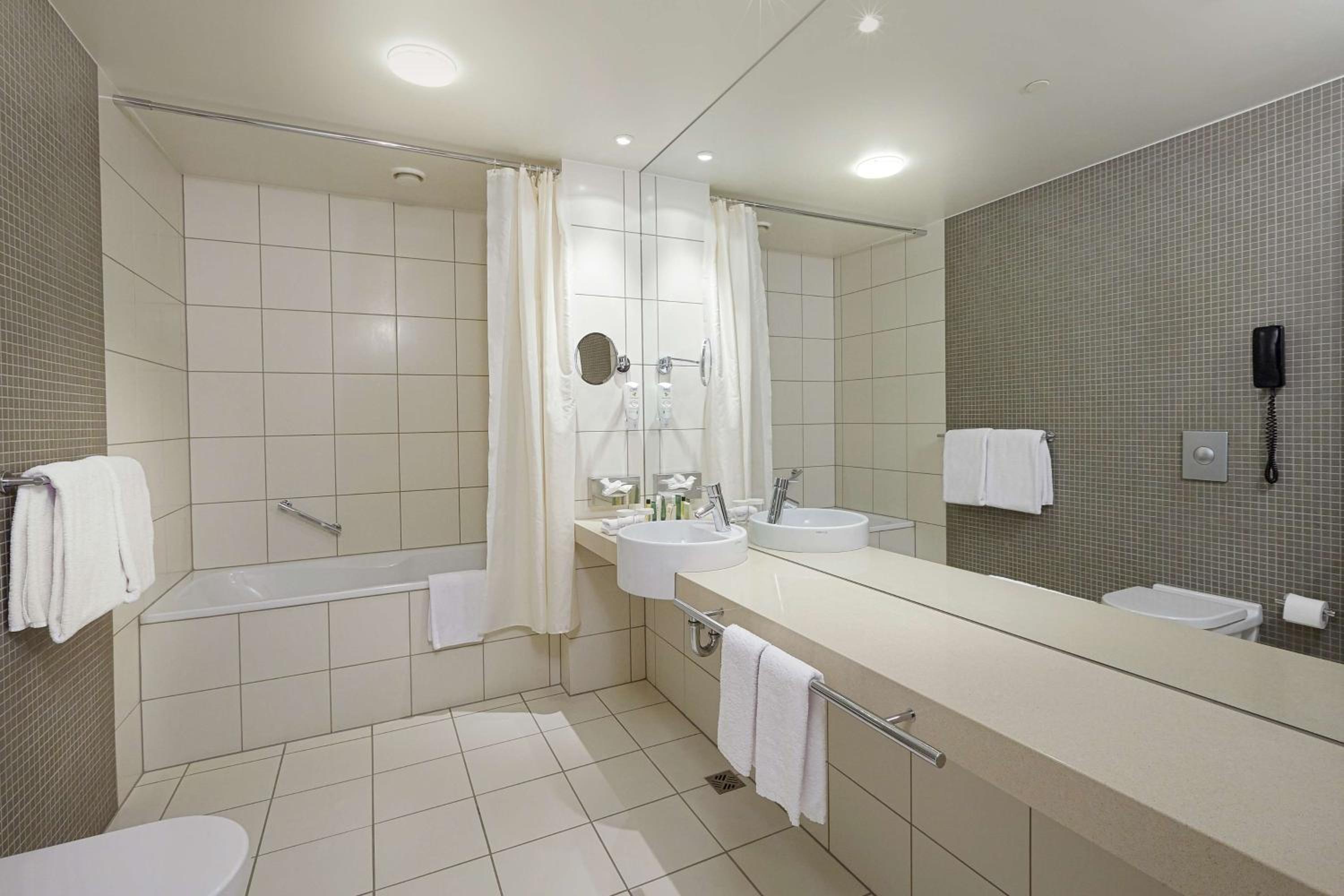 Executive Plus Twin Room - Photo 3