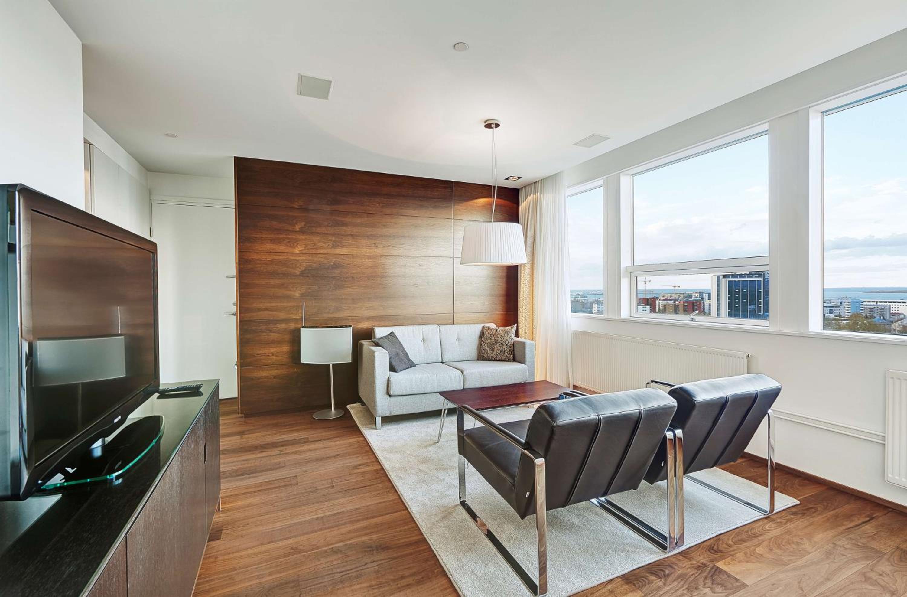 King Suite - Photo 2