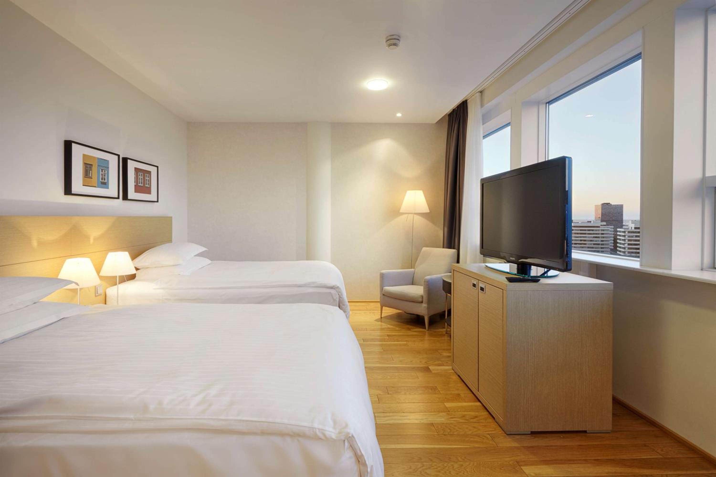 Executive Plus Twin Room - Photo 2