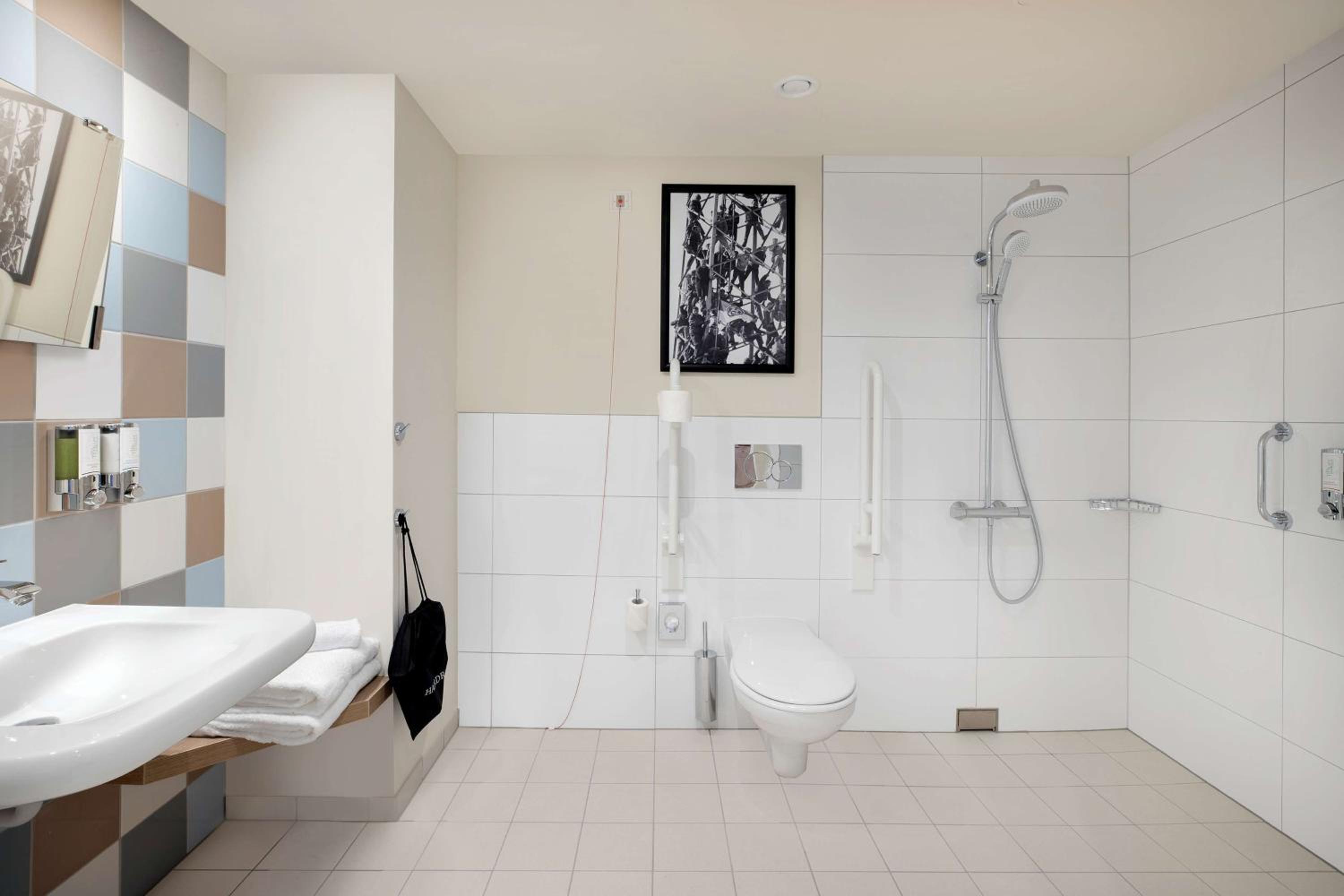 Queen Room - Accessible - Photo 2