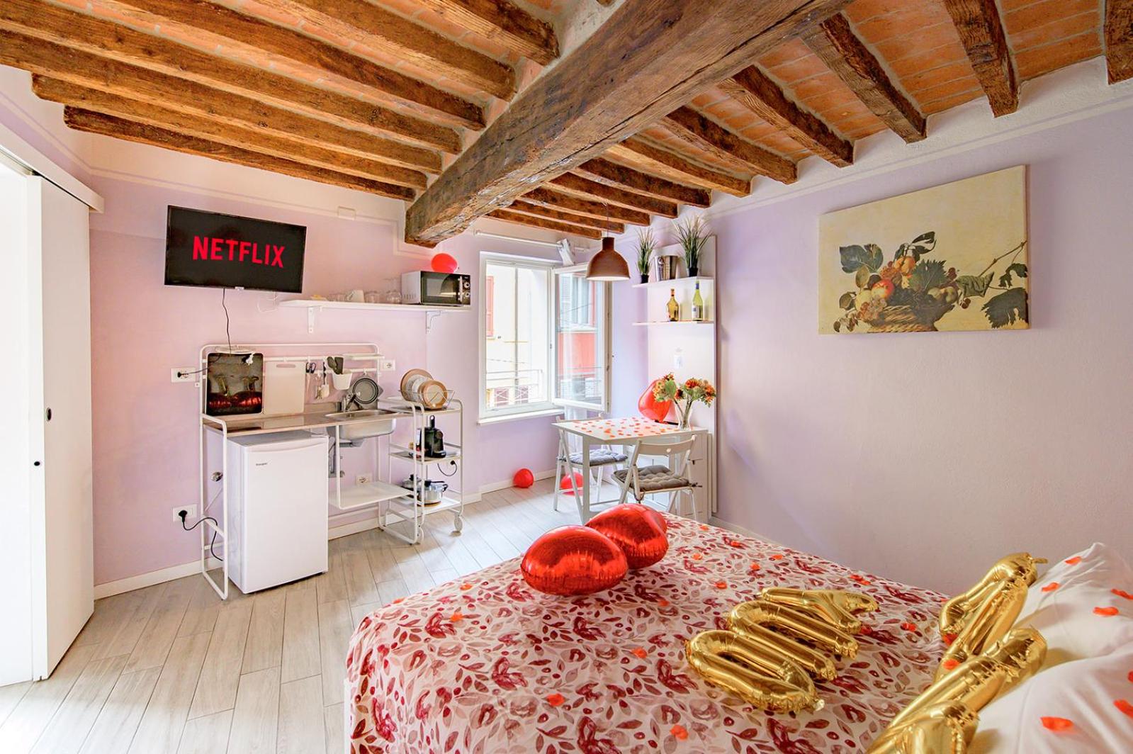 Studio Apartment - Photo 1