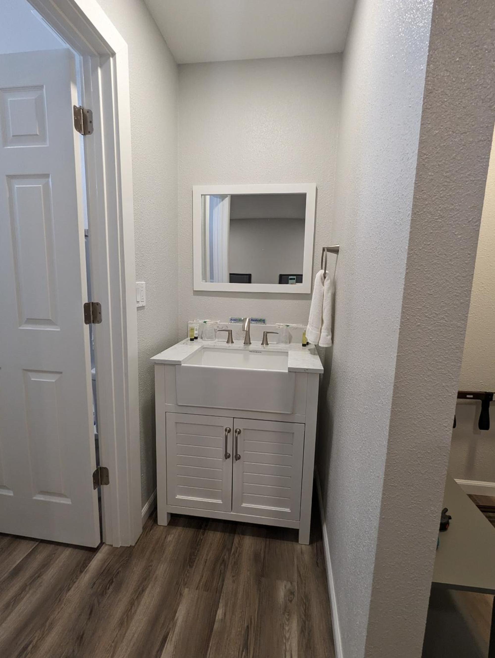 Double Deluxe Room - Photo 7