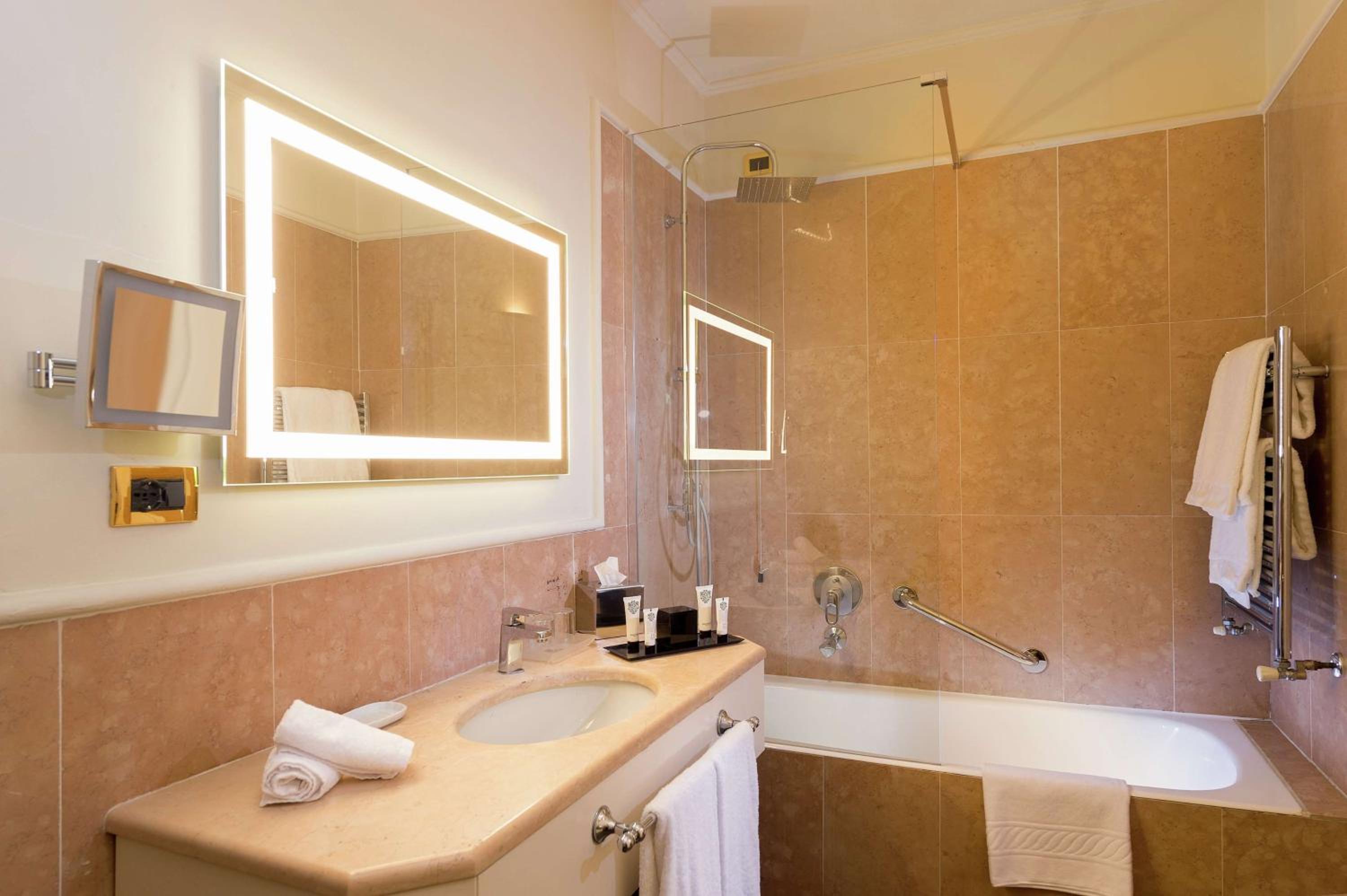 Superior Queen Room