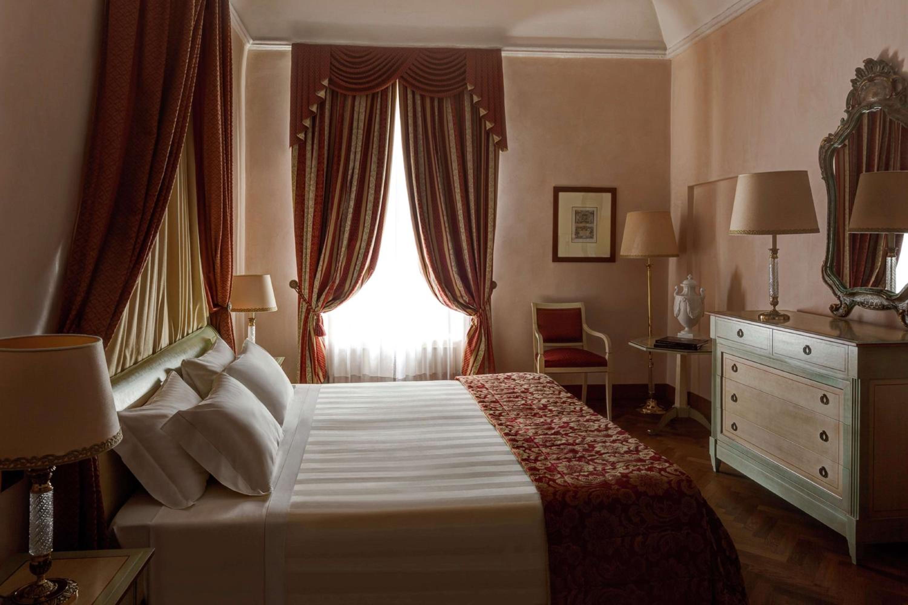 King Suite thumbnail 5