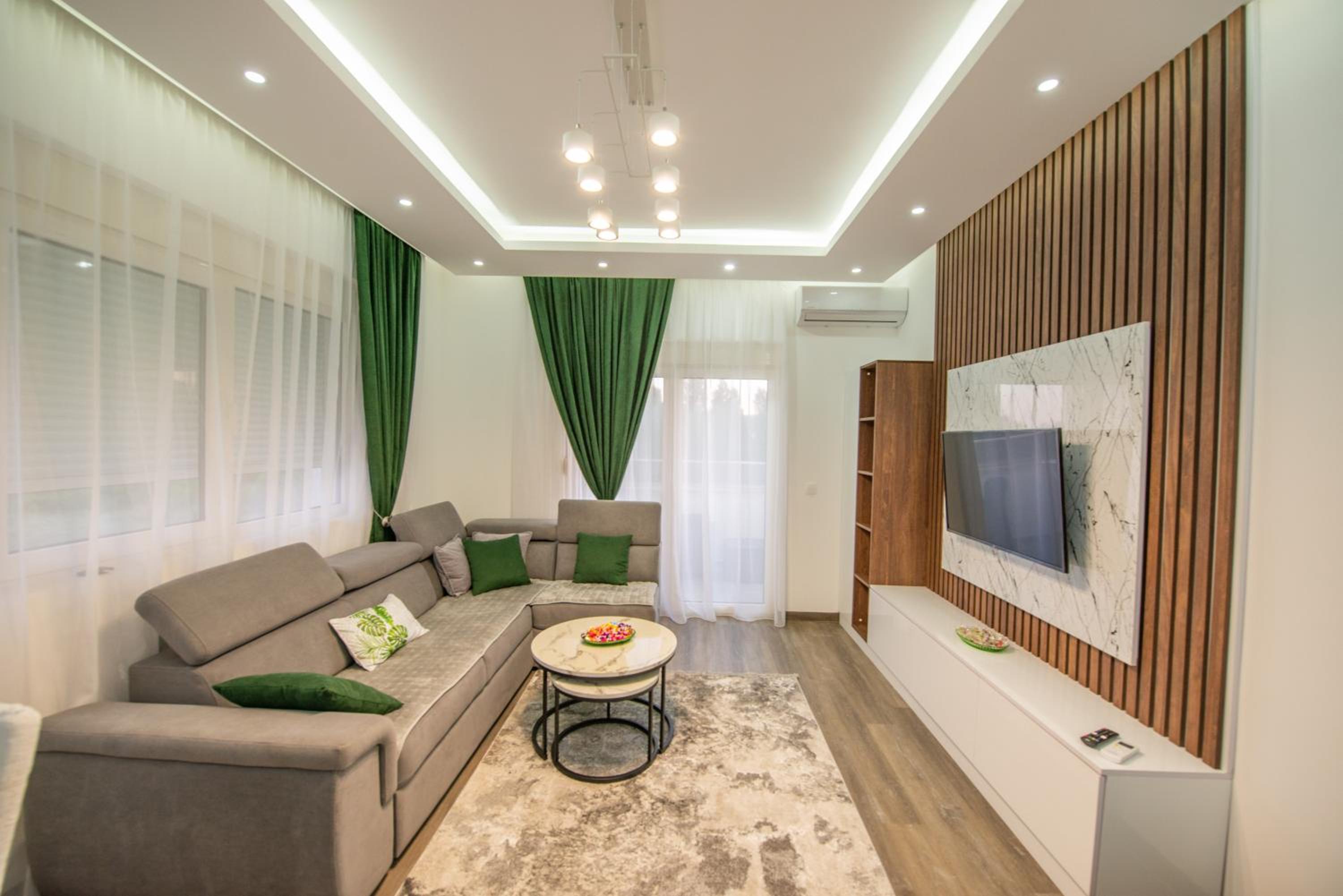 Deluxe Family Room