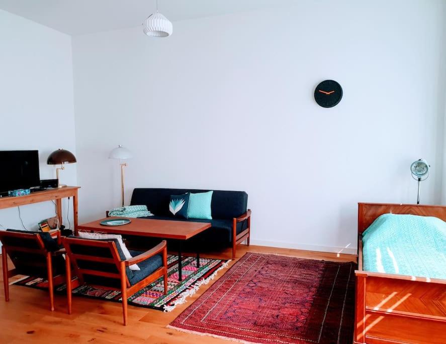 One-Bedroom Apartment photo 1
