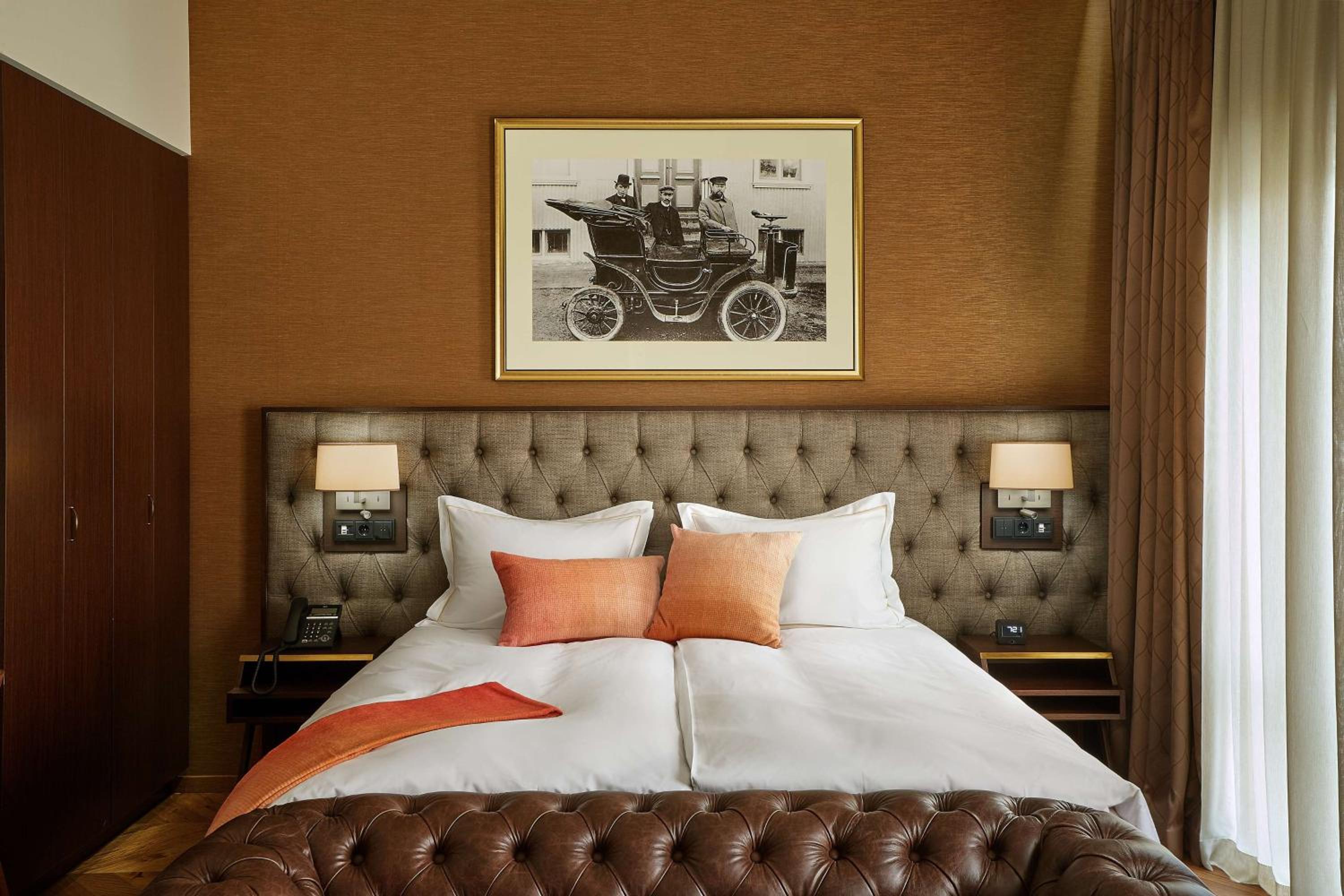 Deluxe King Room photo 2