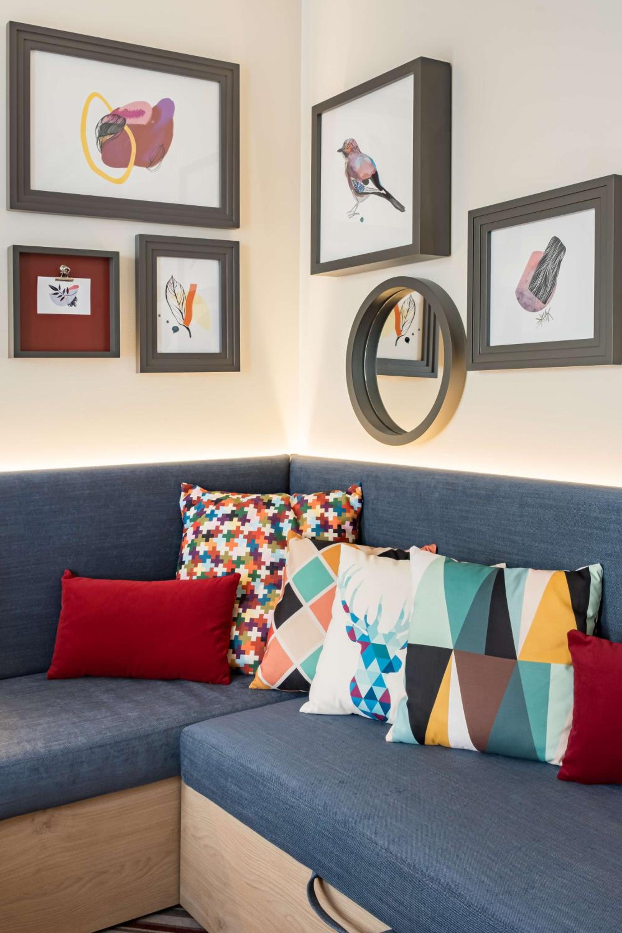 Queen Room with Sofa Bed - Photo 6