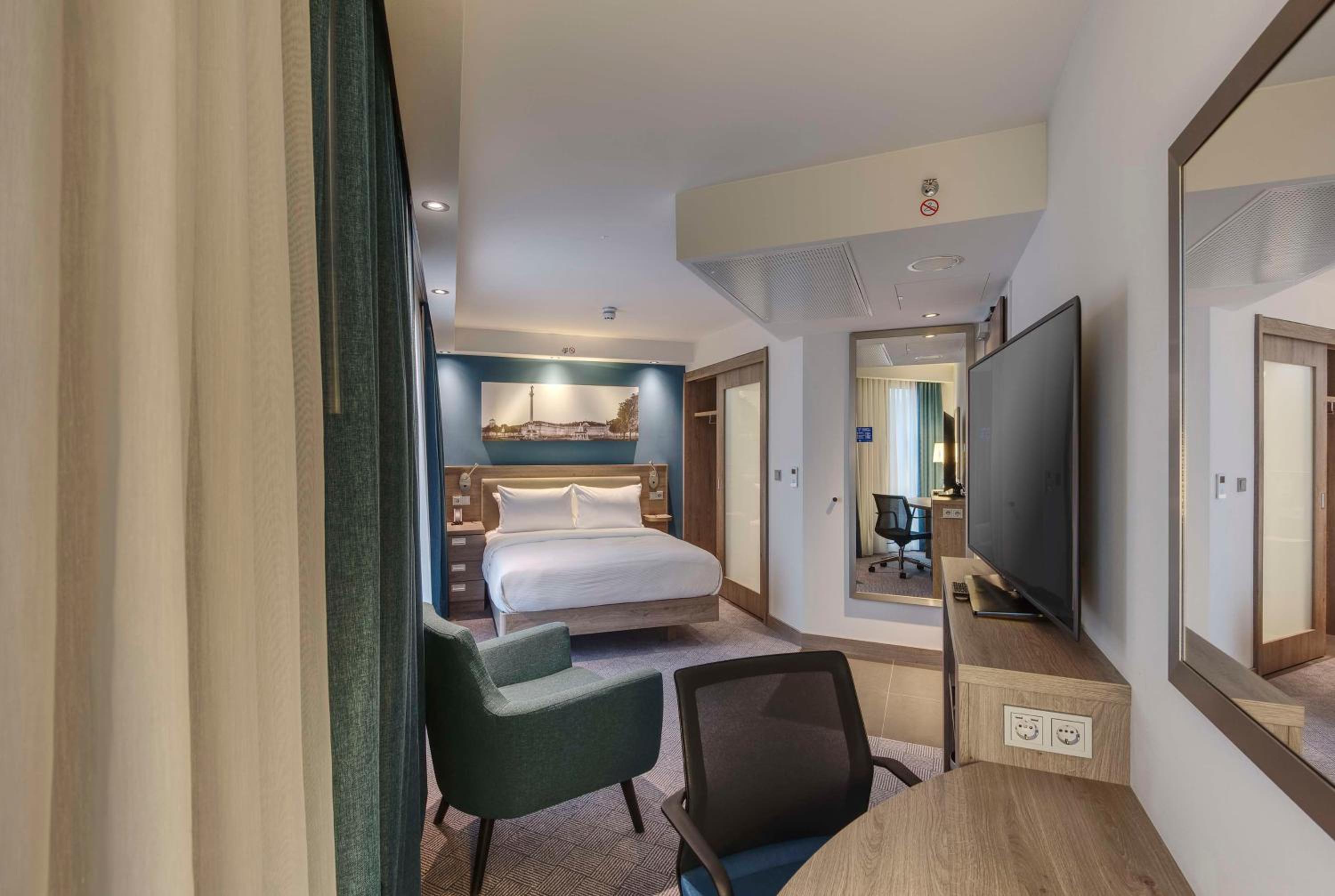 Queen Room