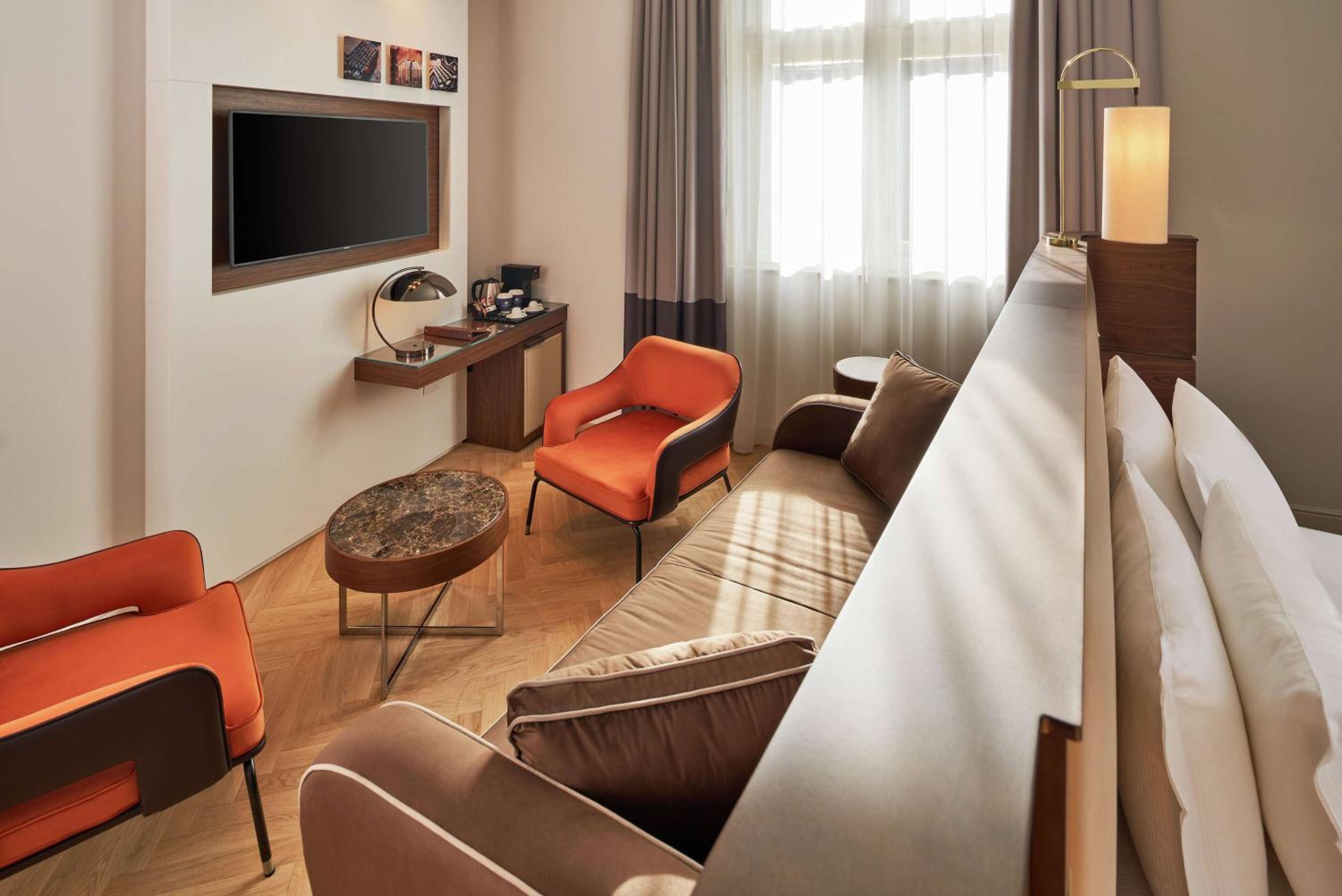 Corner Junior King Suite