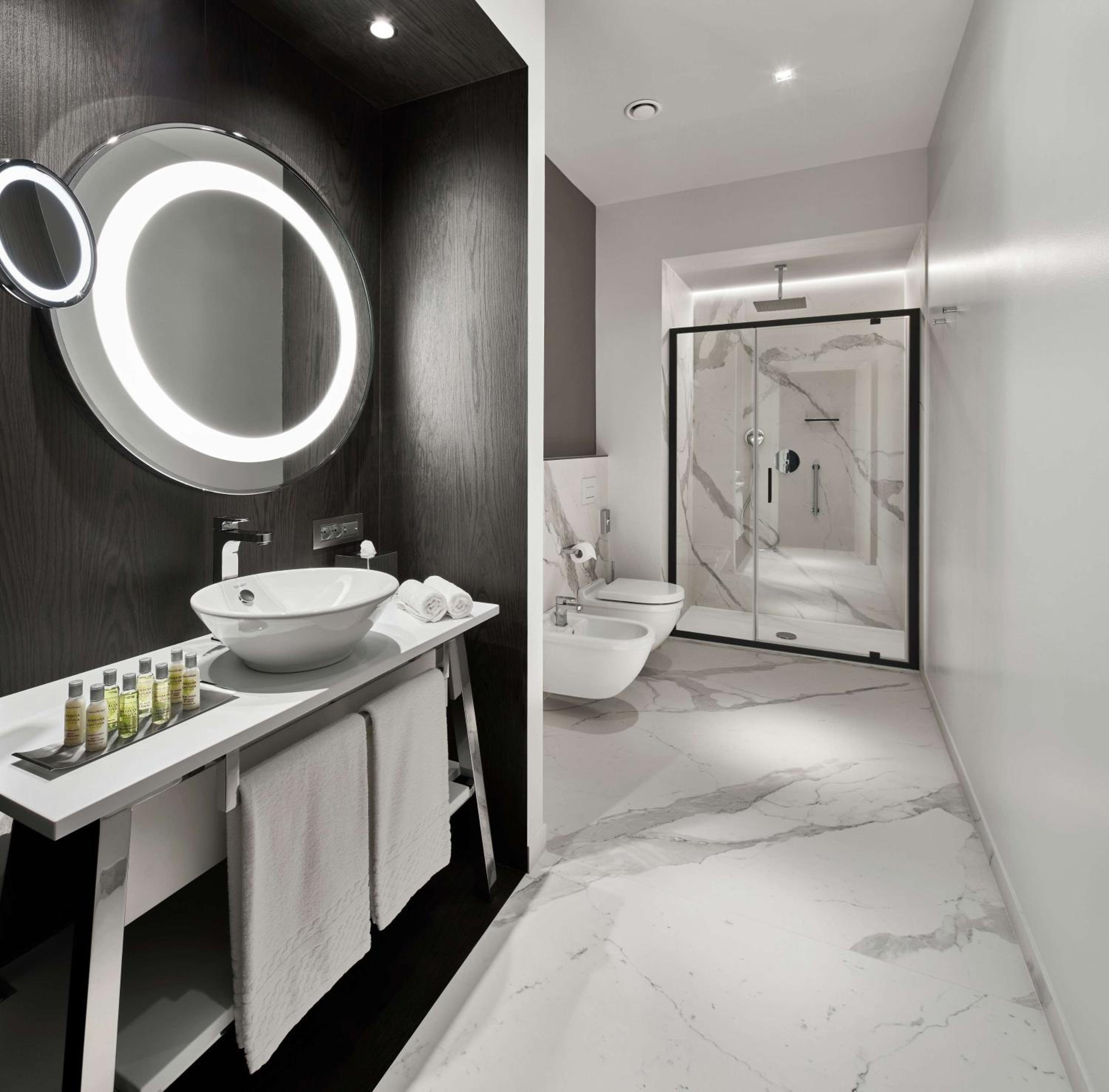 One-Bedroom King Suite