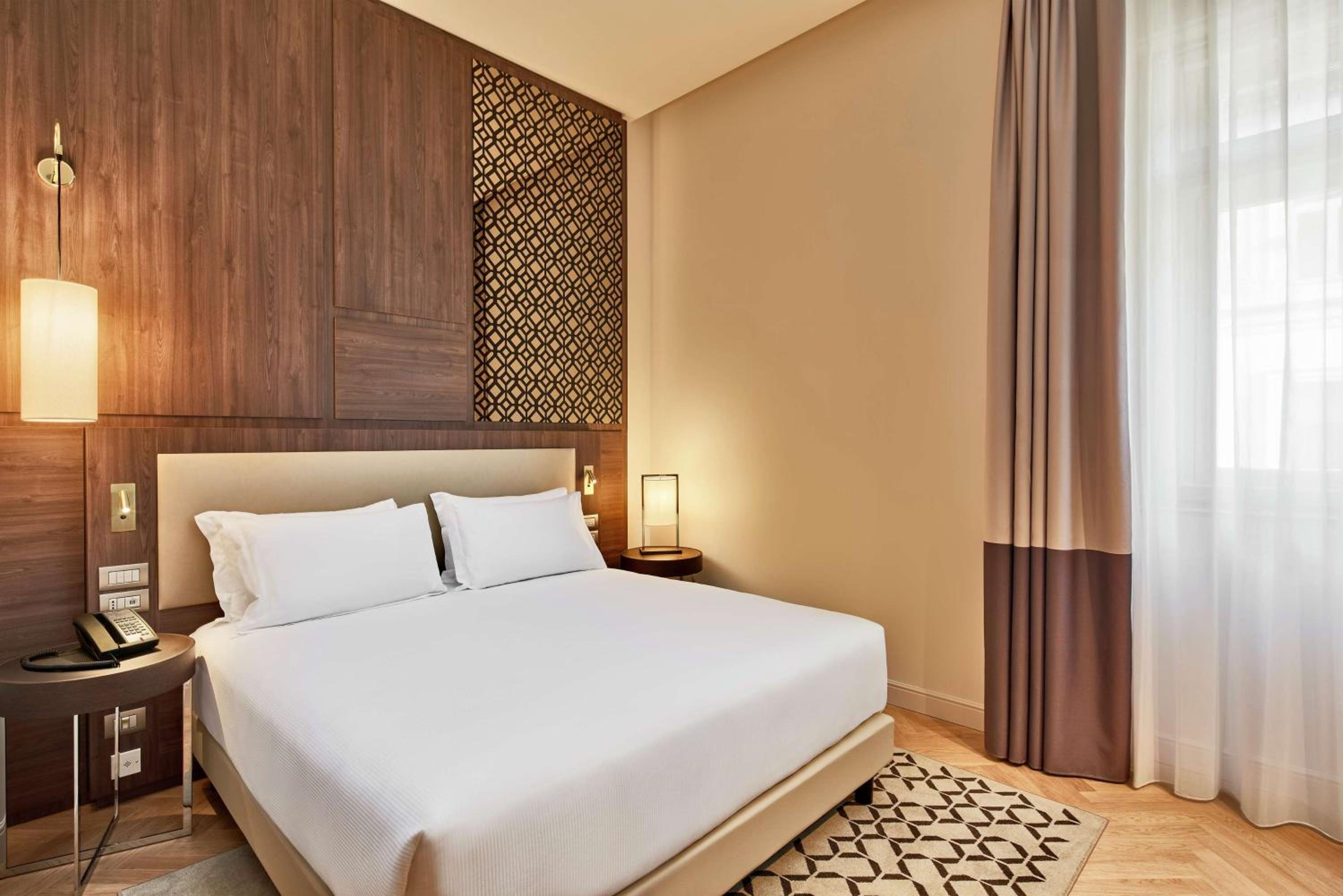 King Guest Room - Photo 7