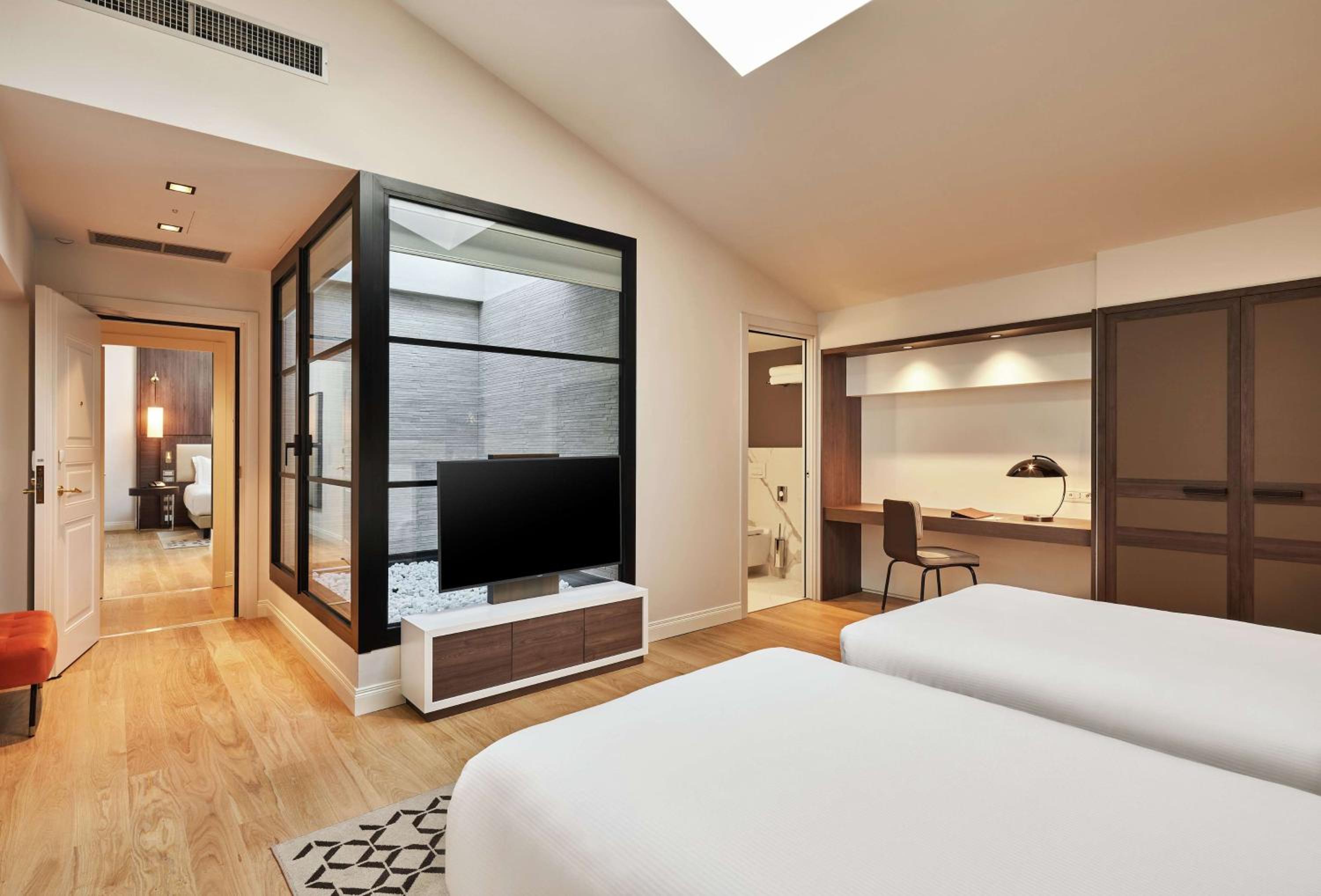 Deluxe Family Twin Room