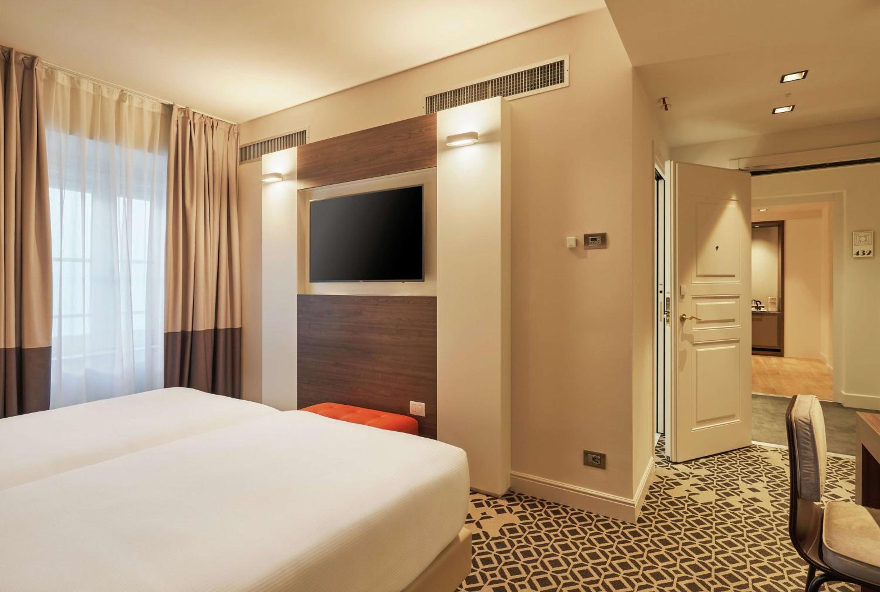 Deluxe Family Twin Room