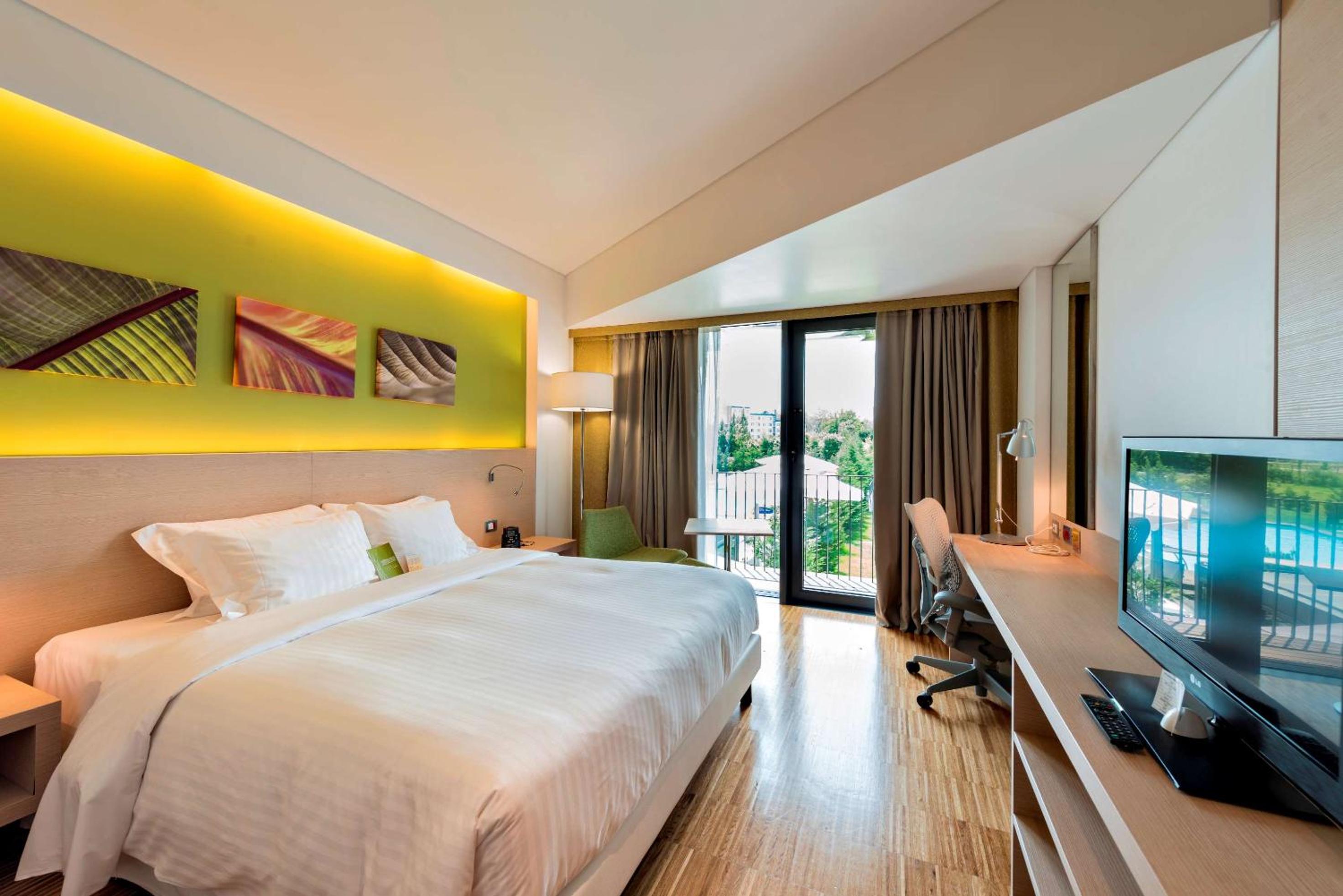 Superior King Room