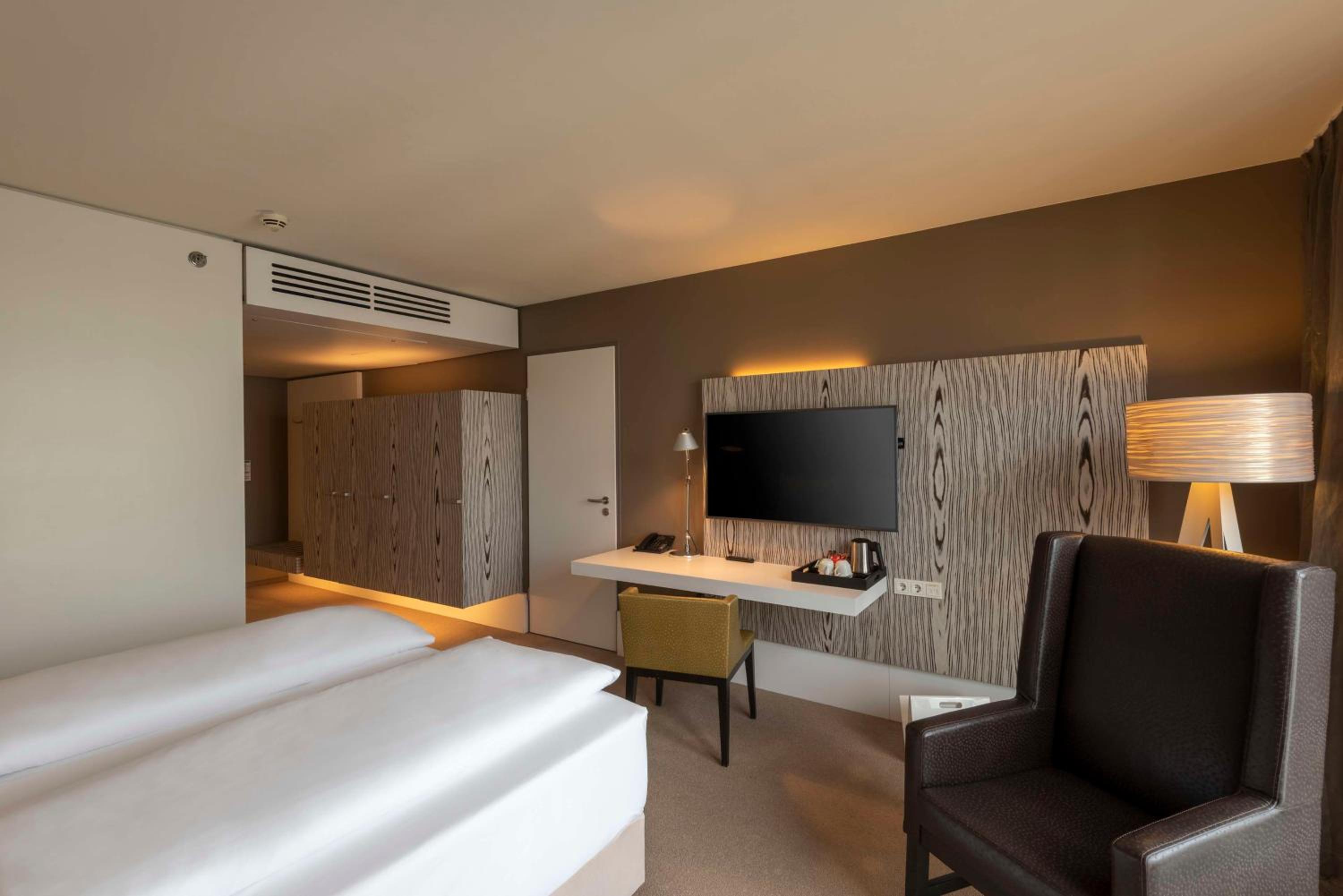 King Room - Mobility Accessible  photo 3