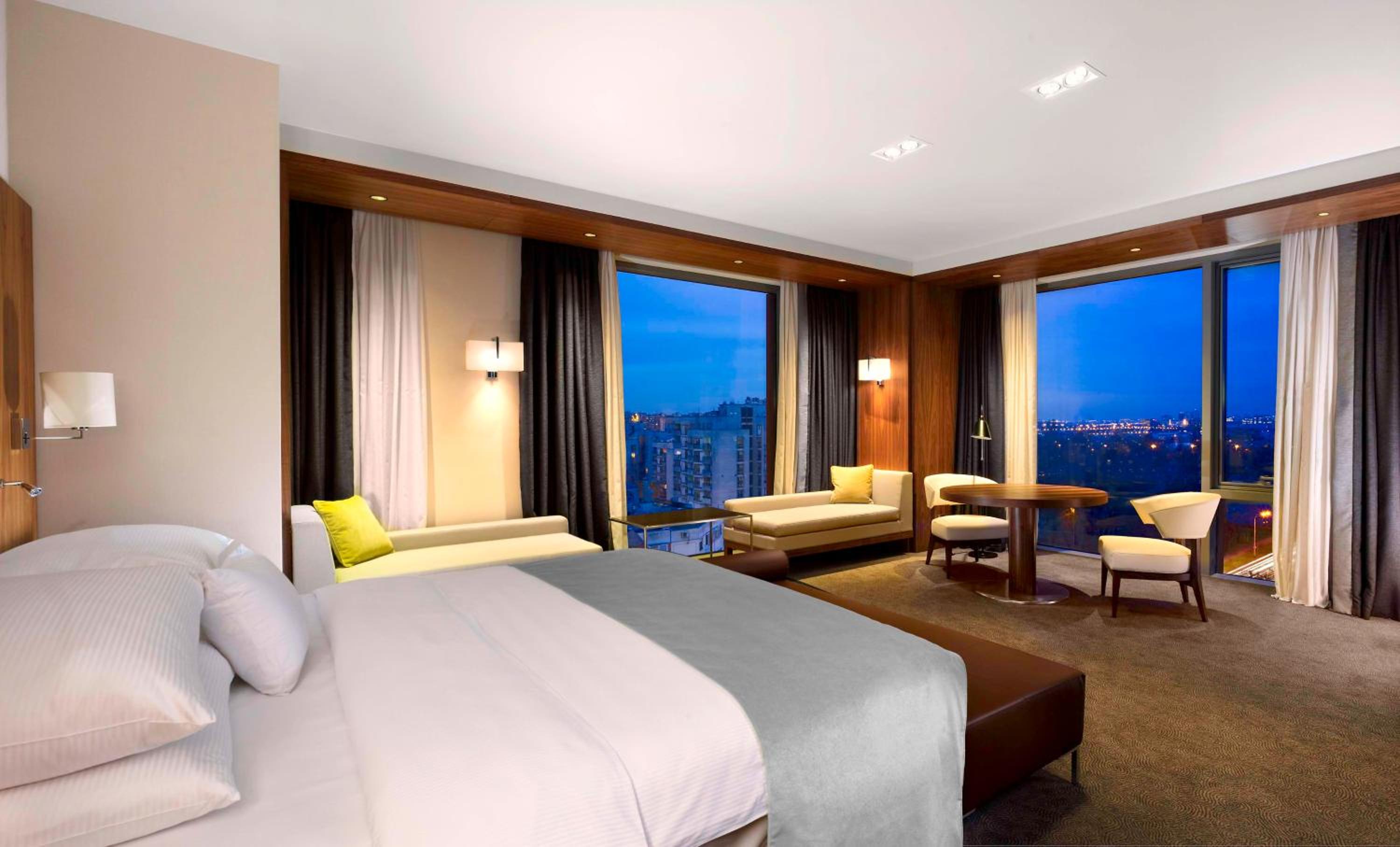 King Corner Suite - Photo 1