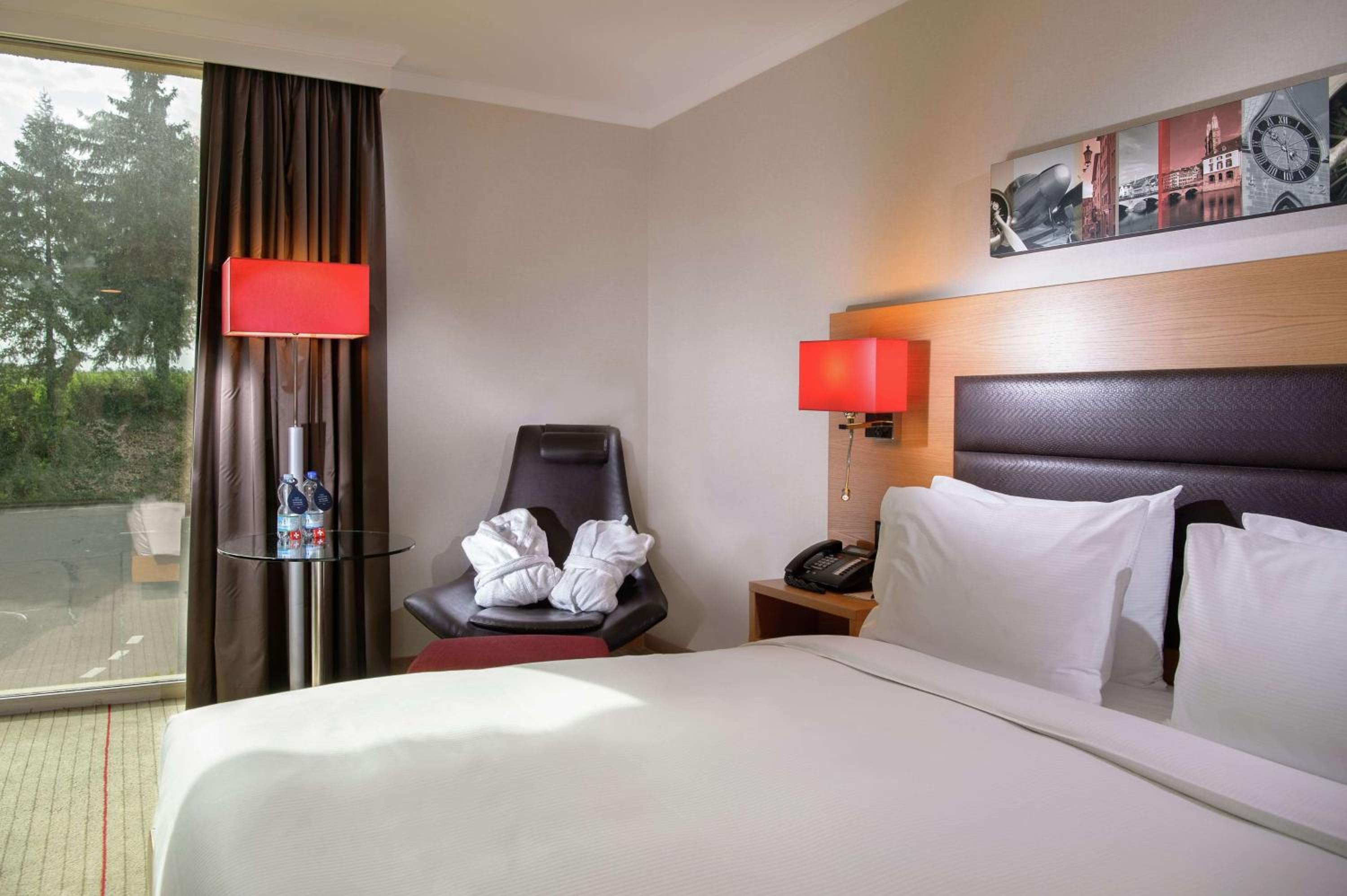 Deluxe Queen Room