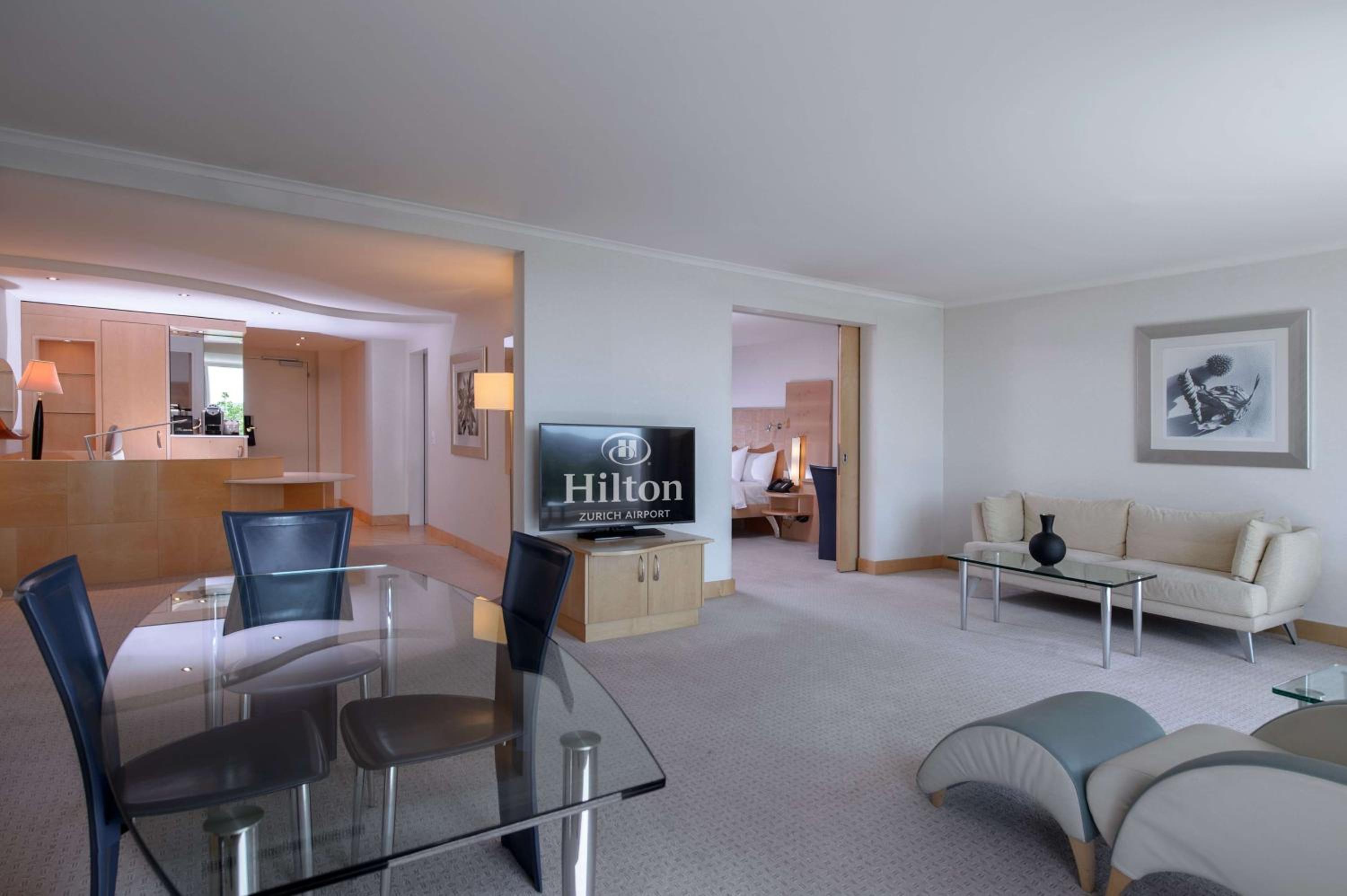 King Relaxation Suite with Executive Lounge Access photo 3