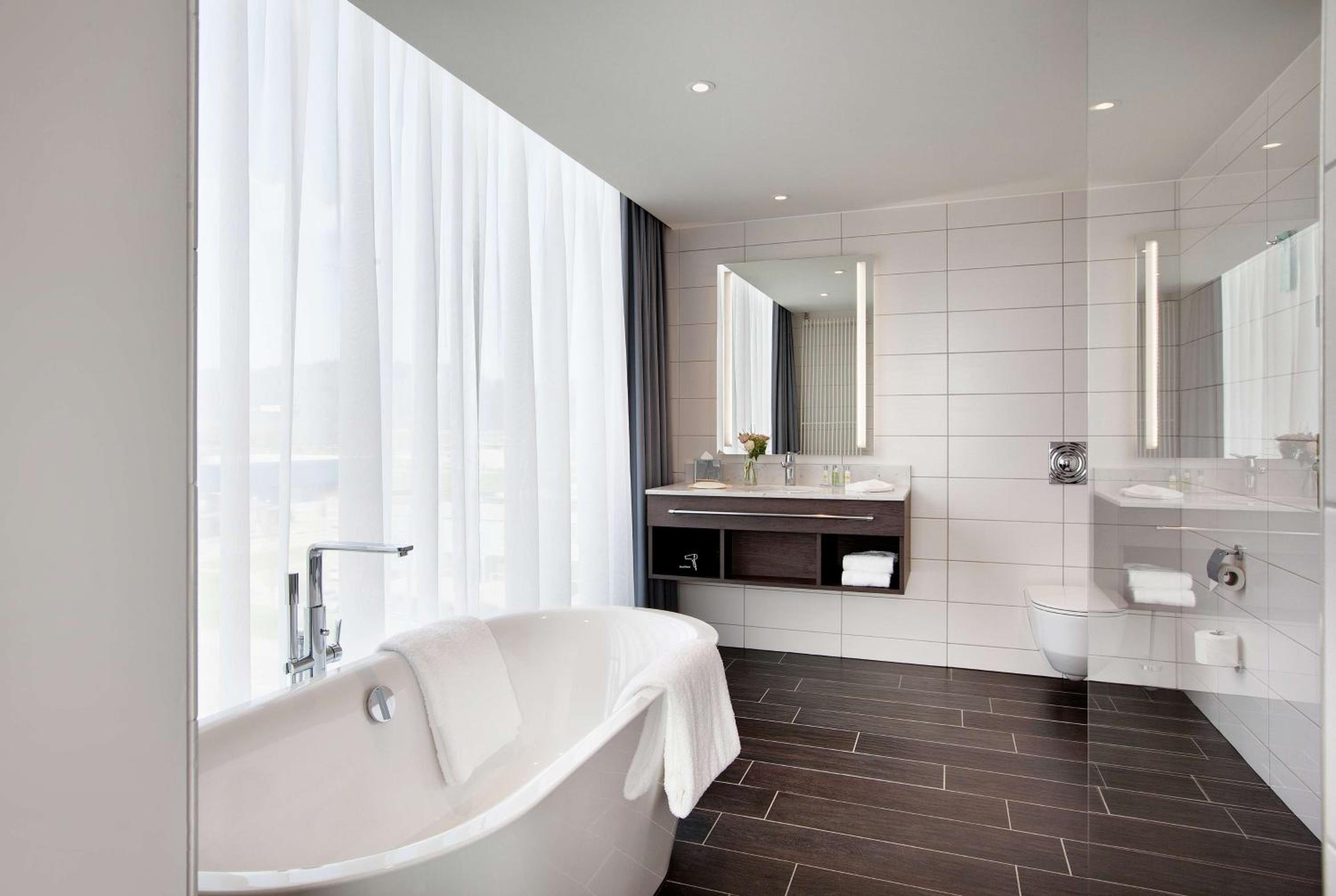 One-Bedroom King Suite