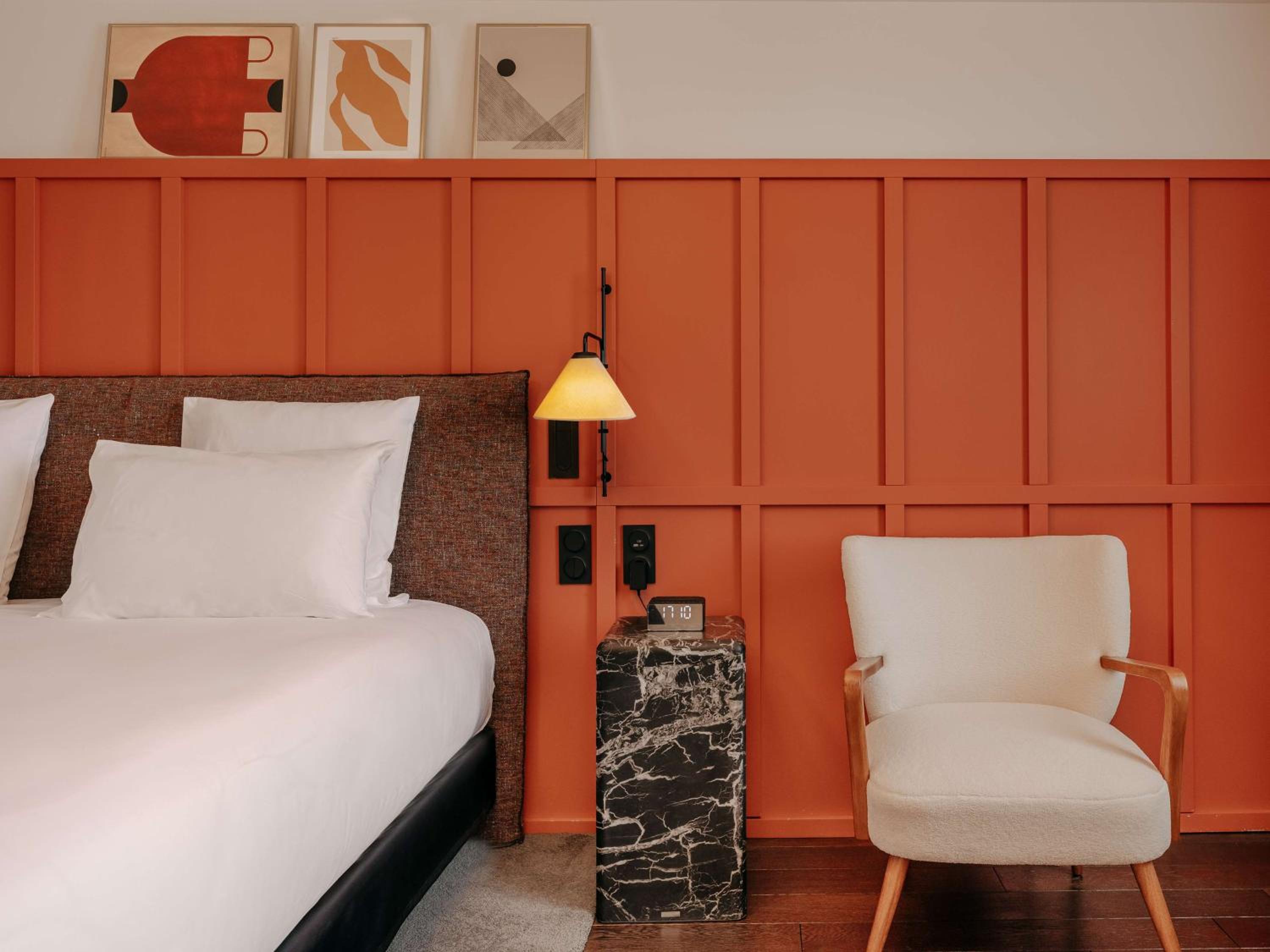 Deluxe King Room - Photo 1